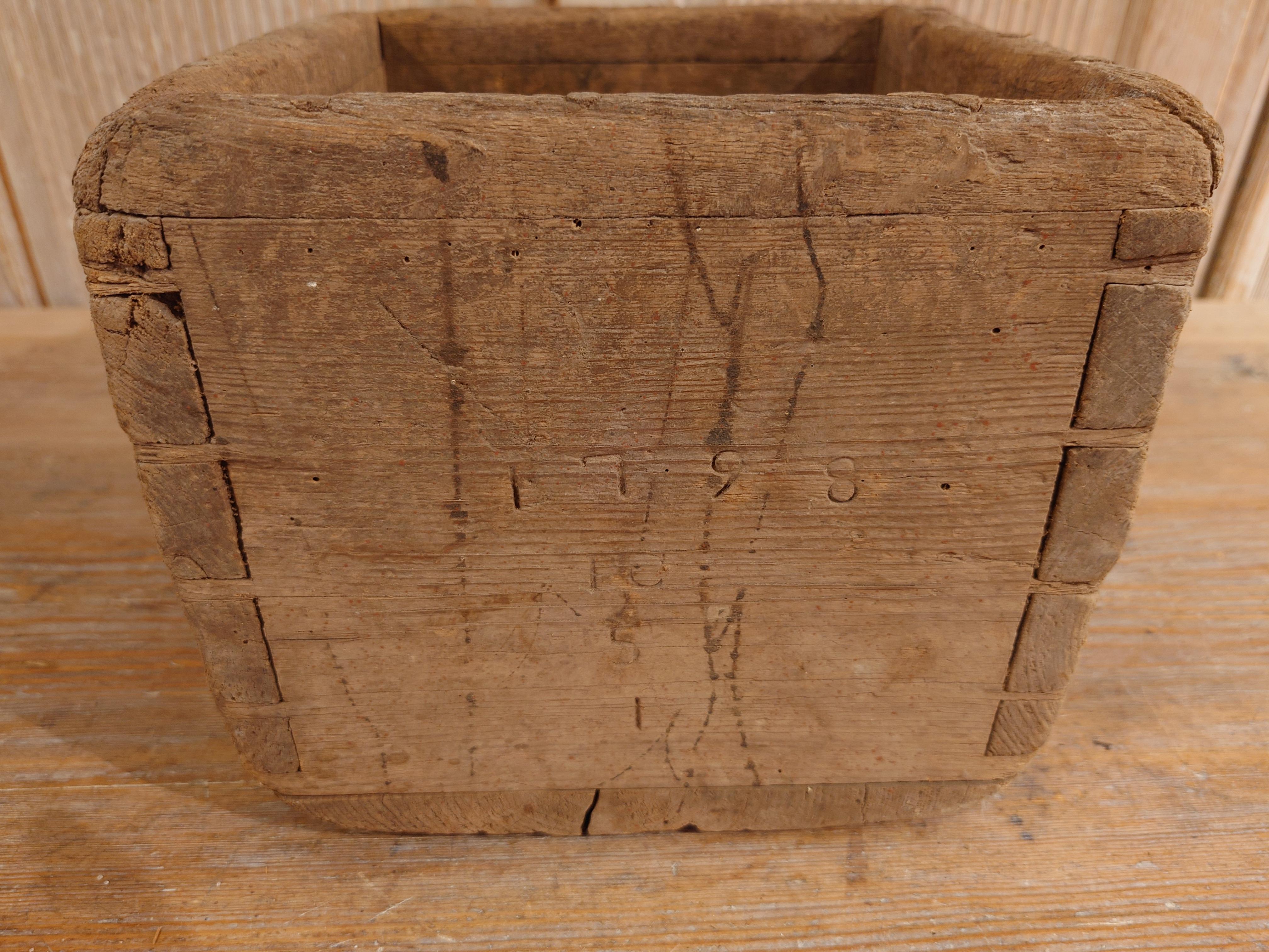 Folk Art 18th Century Swedish  antique rustic genuine Grain  Measure box dated 1798  For Sale