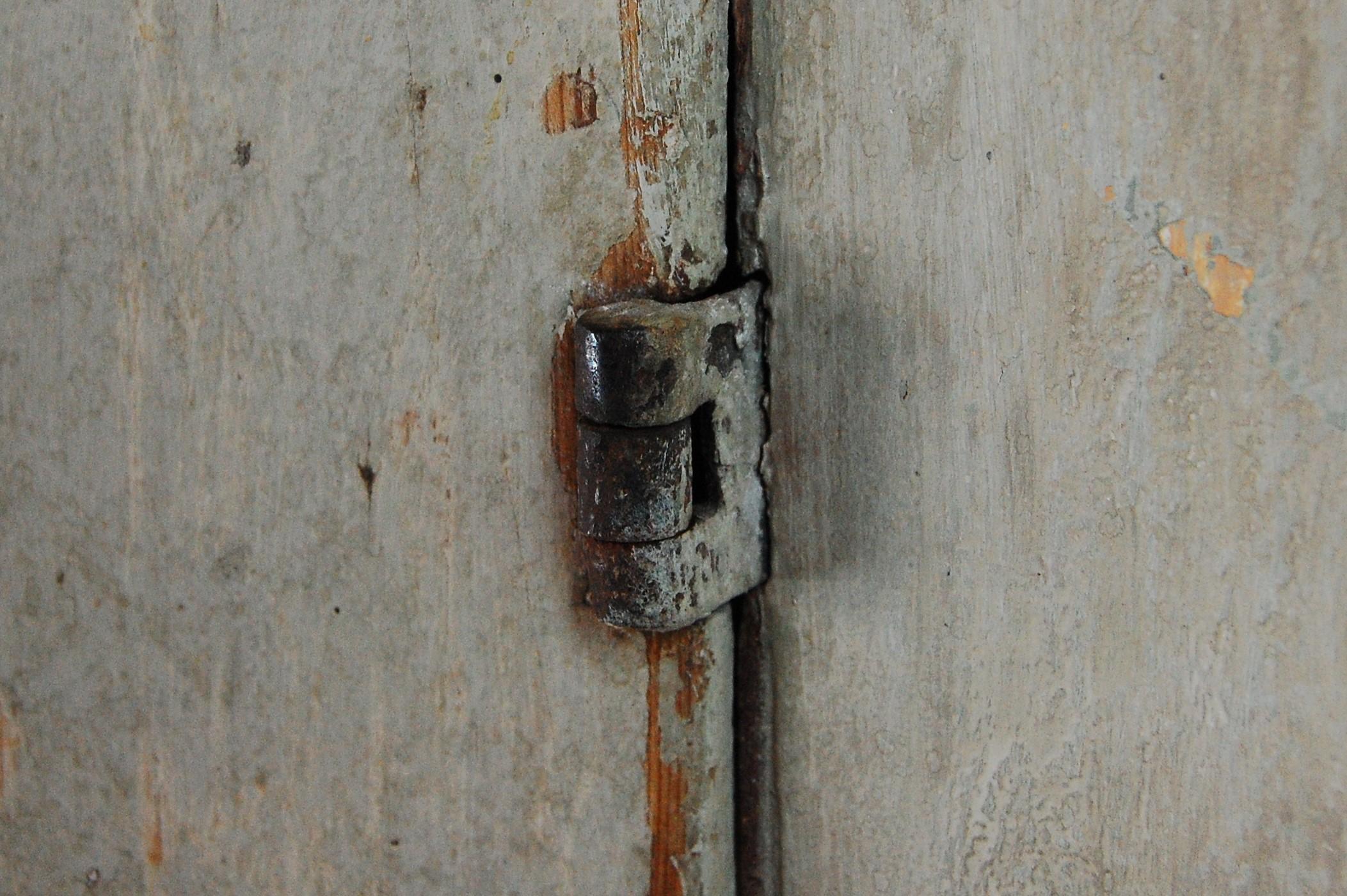 18th Century Swedish Armoire In Fair Condition In Pease pottage, West Sussex