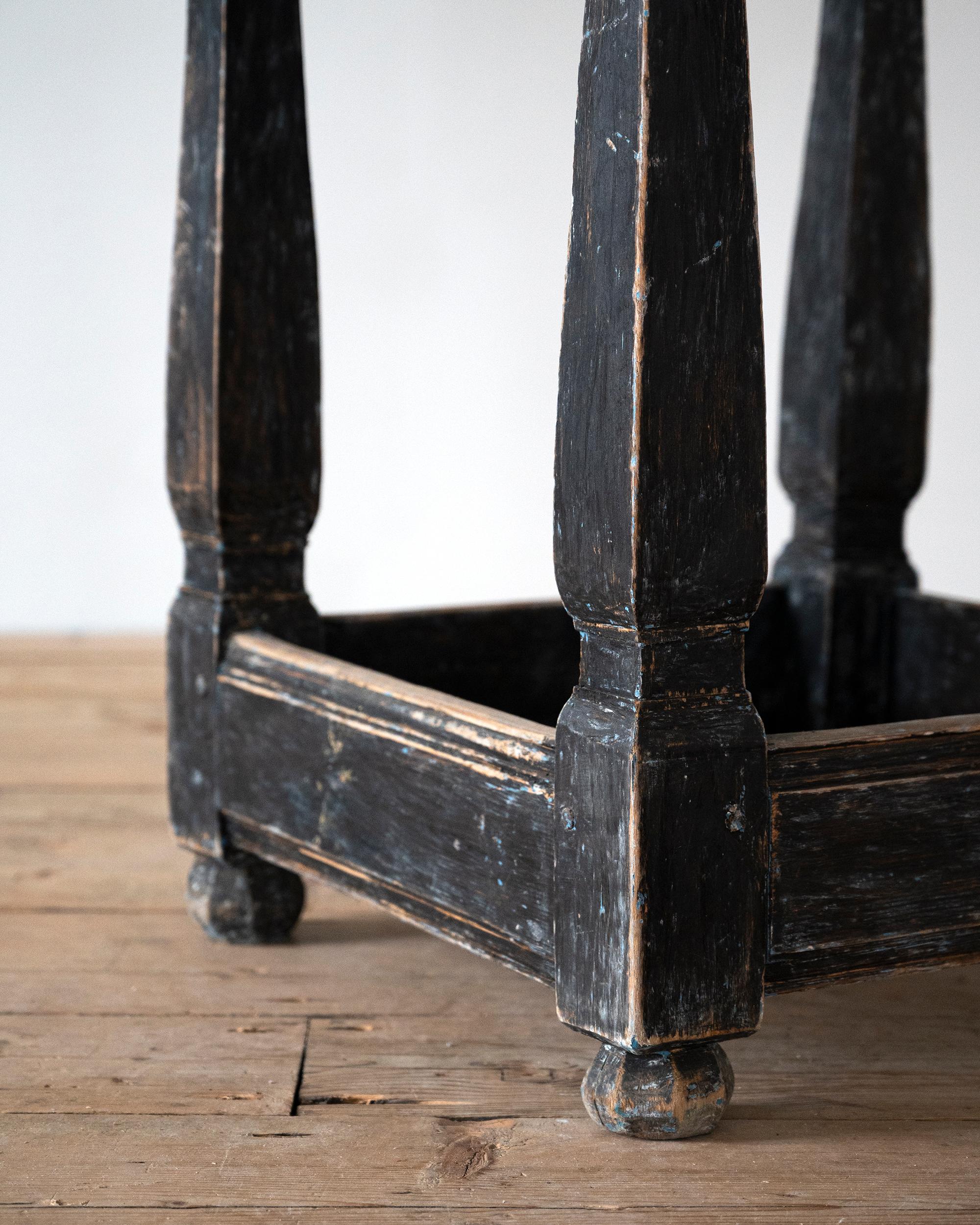 Schwedischer Barock-Mitteltisch aus dem 18. Jahrhundert  im Angebot 2