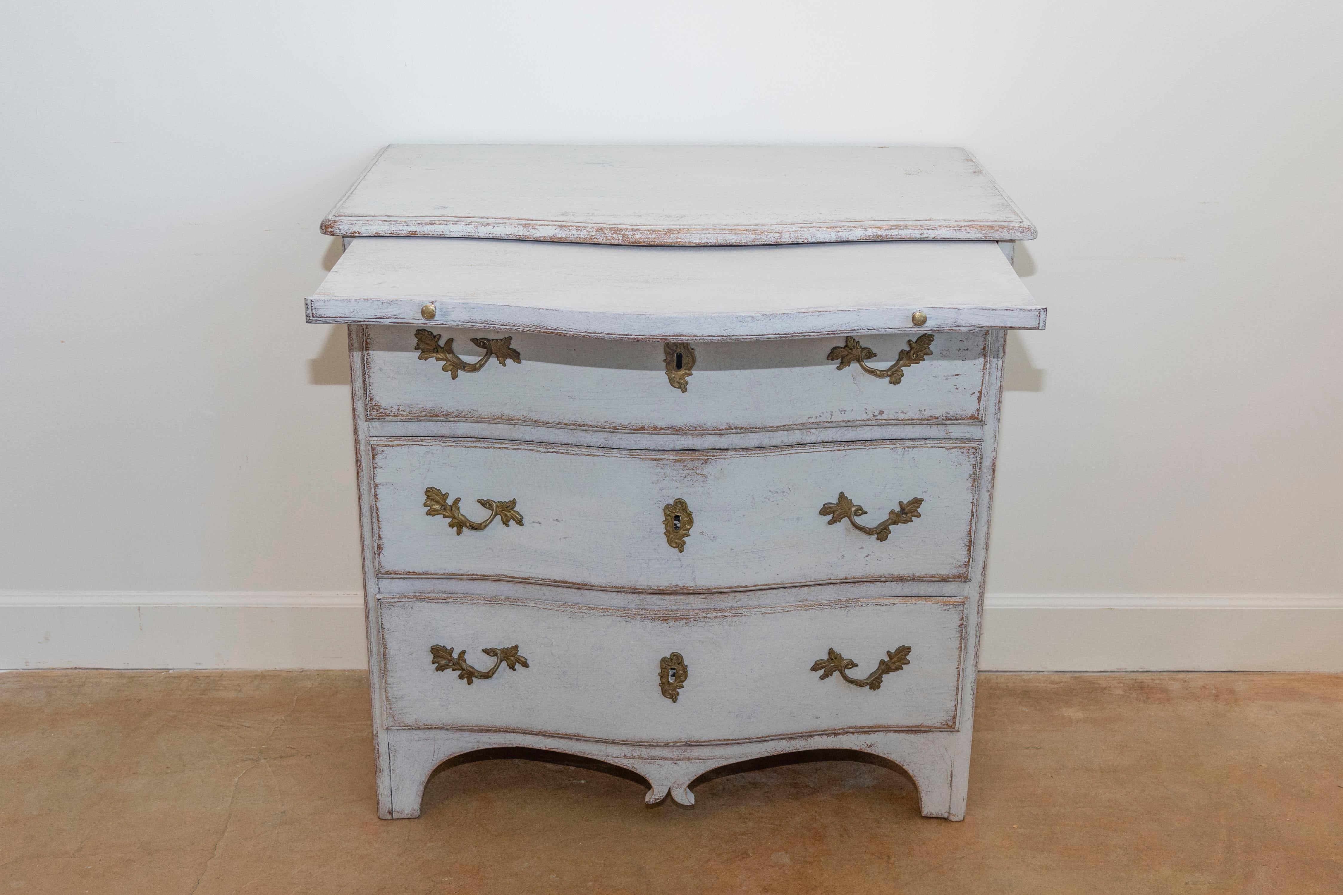 Commode baroque suédoise du XVIIIe siècle Bon état - En vente à Atlanta, GA