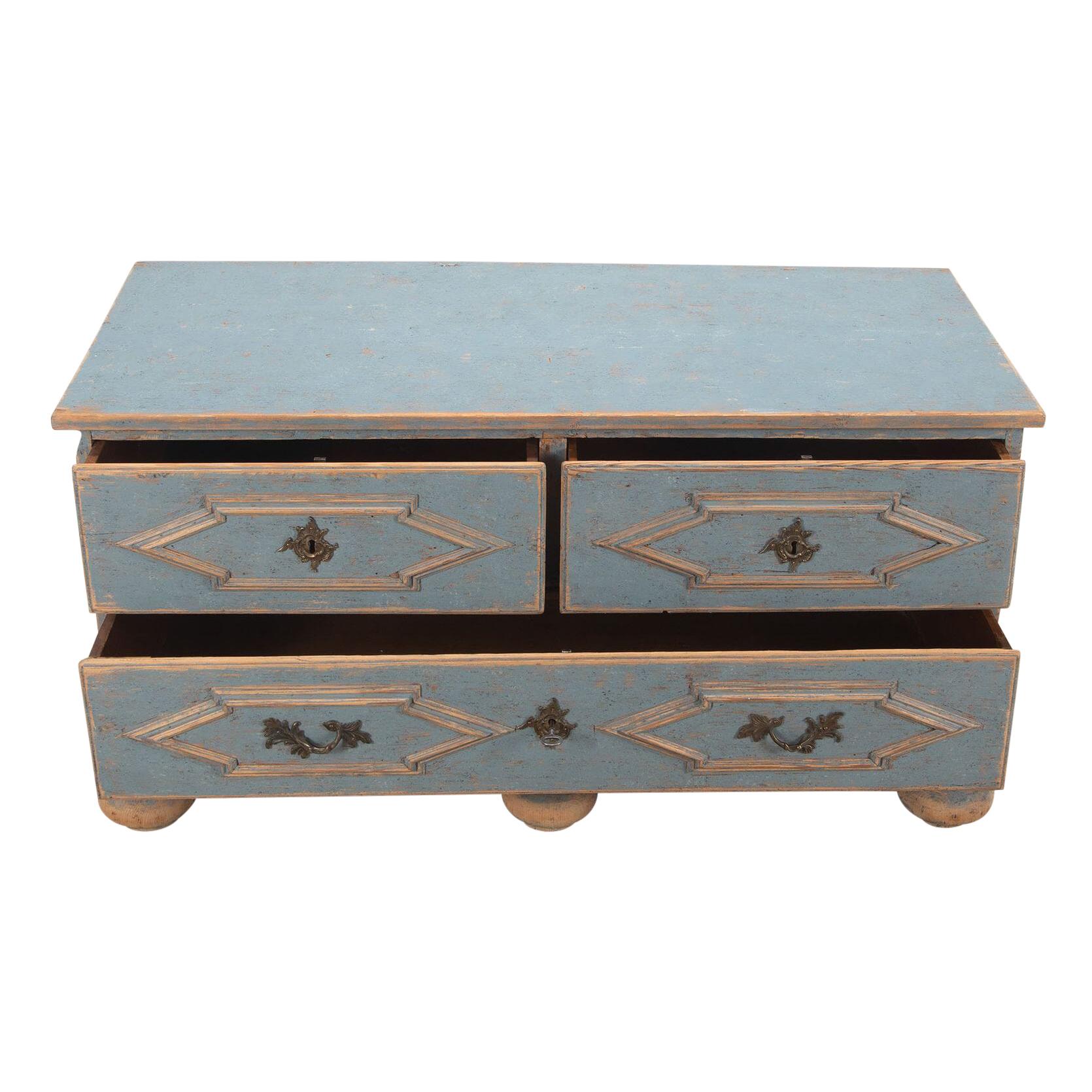 18th Century Swedish Baroque Commode 4