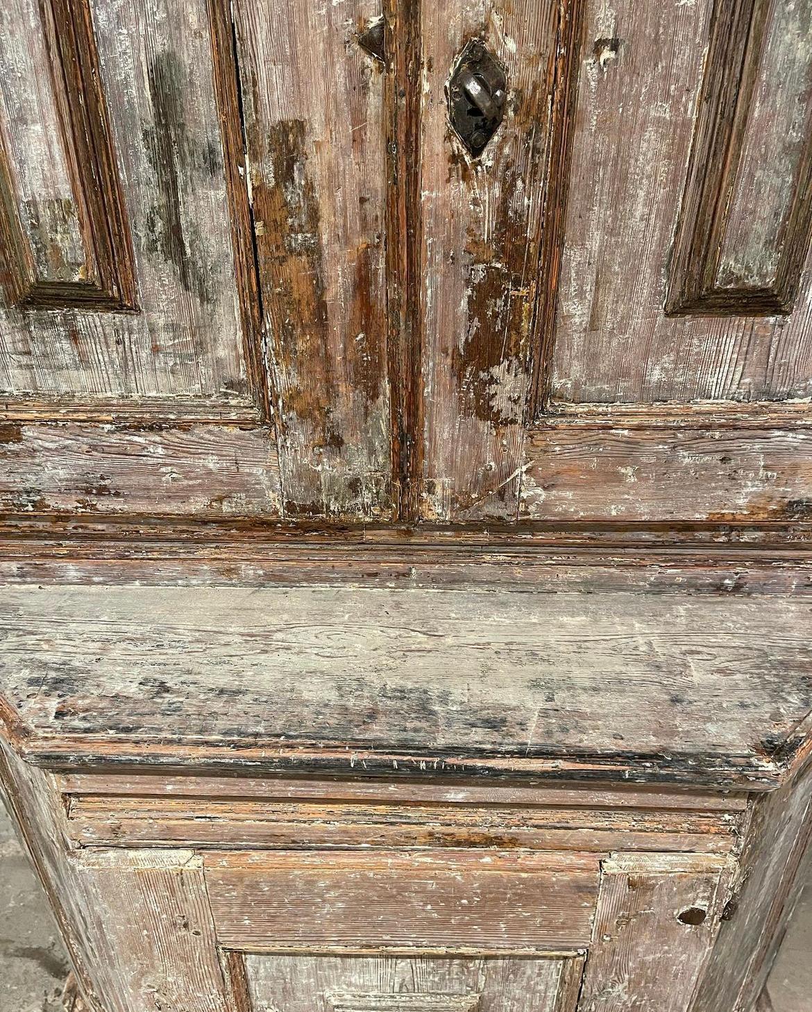 18th Century Swedish Baroque Cupboard Cabinet In Good Condition For Sale In San Angelo, TX