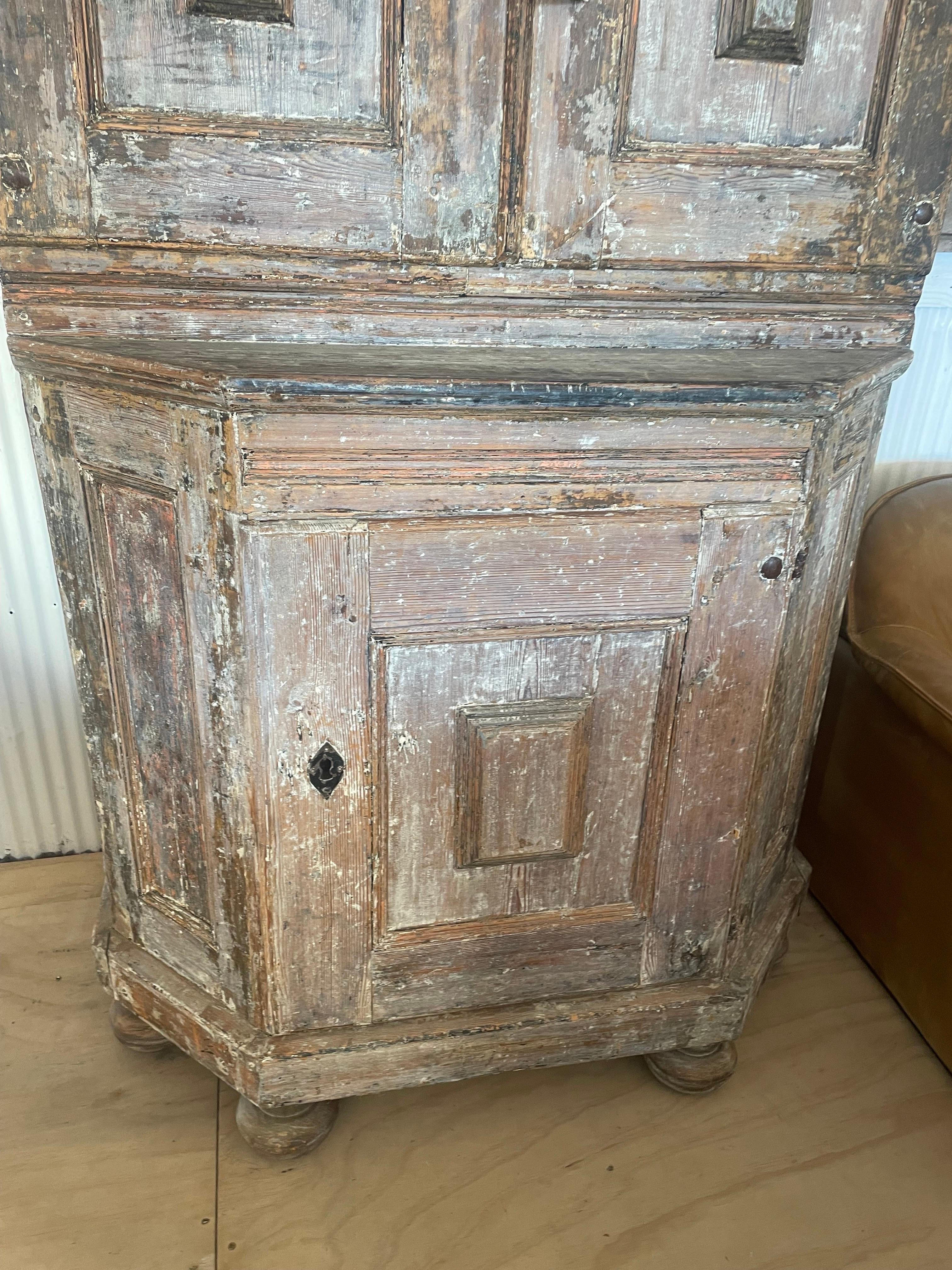 18th Century Swedish Baroque Cupboard Cabinet For Sale 3