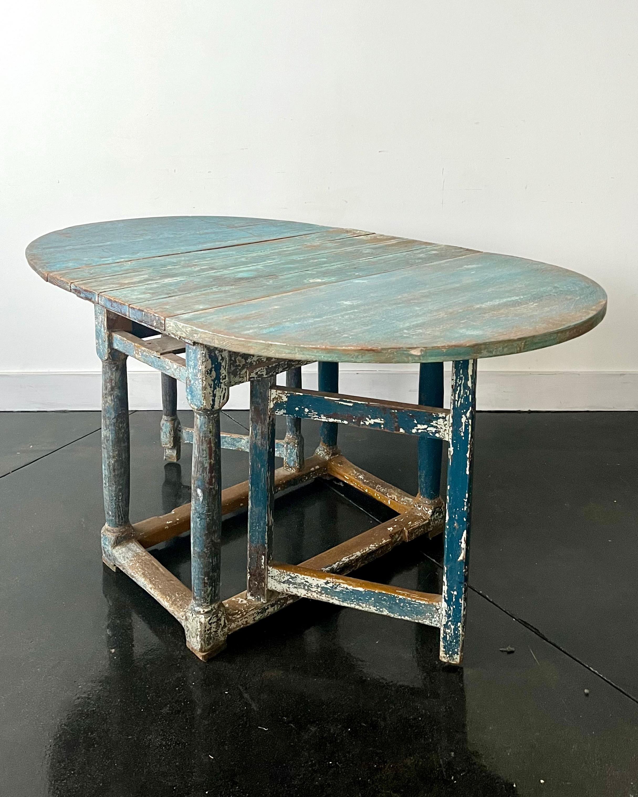 18th Century Swedish Baroque Drop Leaf Table For Sale 2