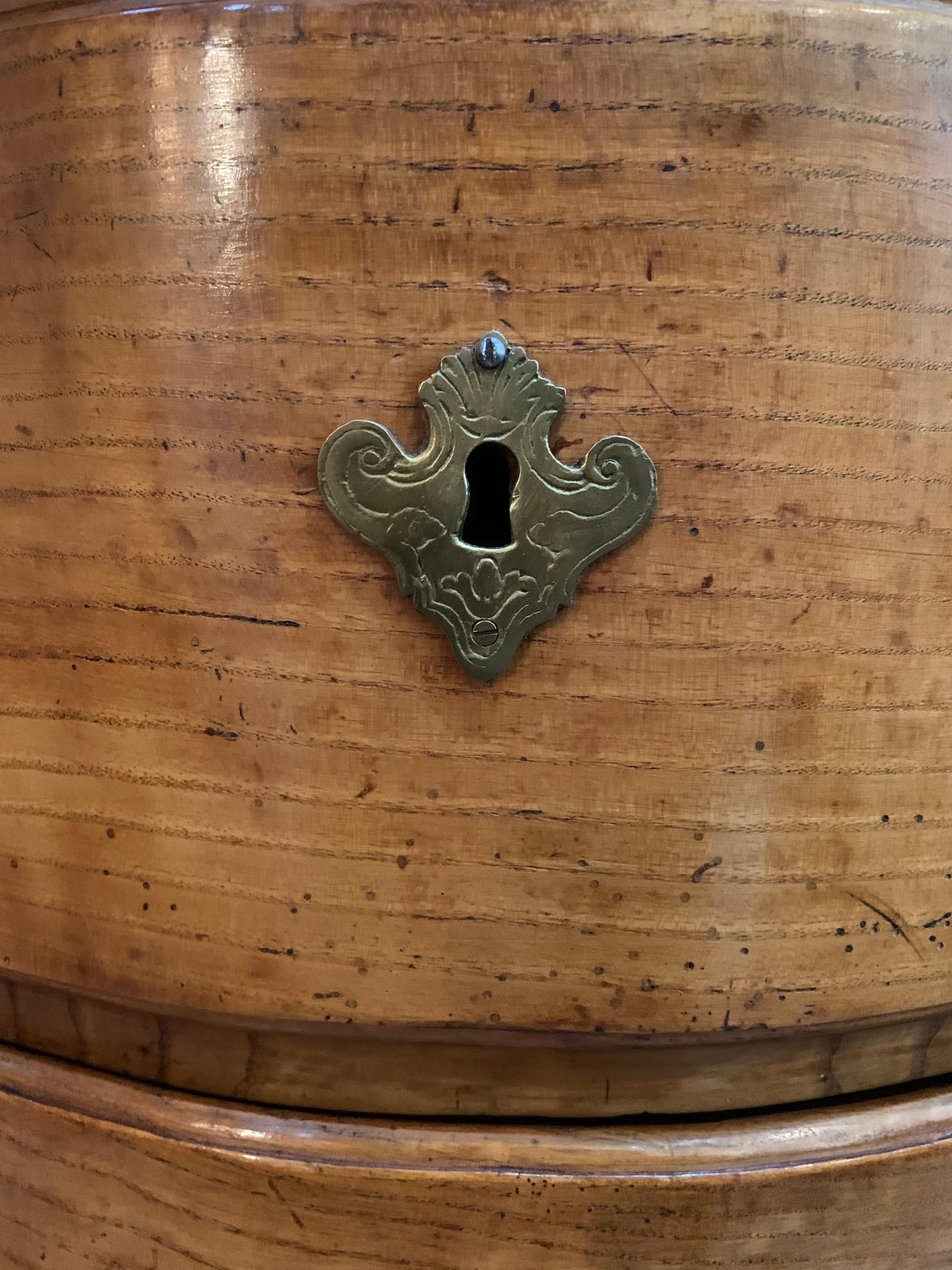 18th century Swedish baroque elm curved front chest of drawers/commode For Sale 5