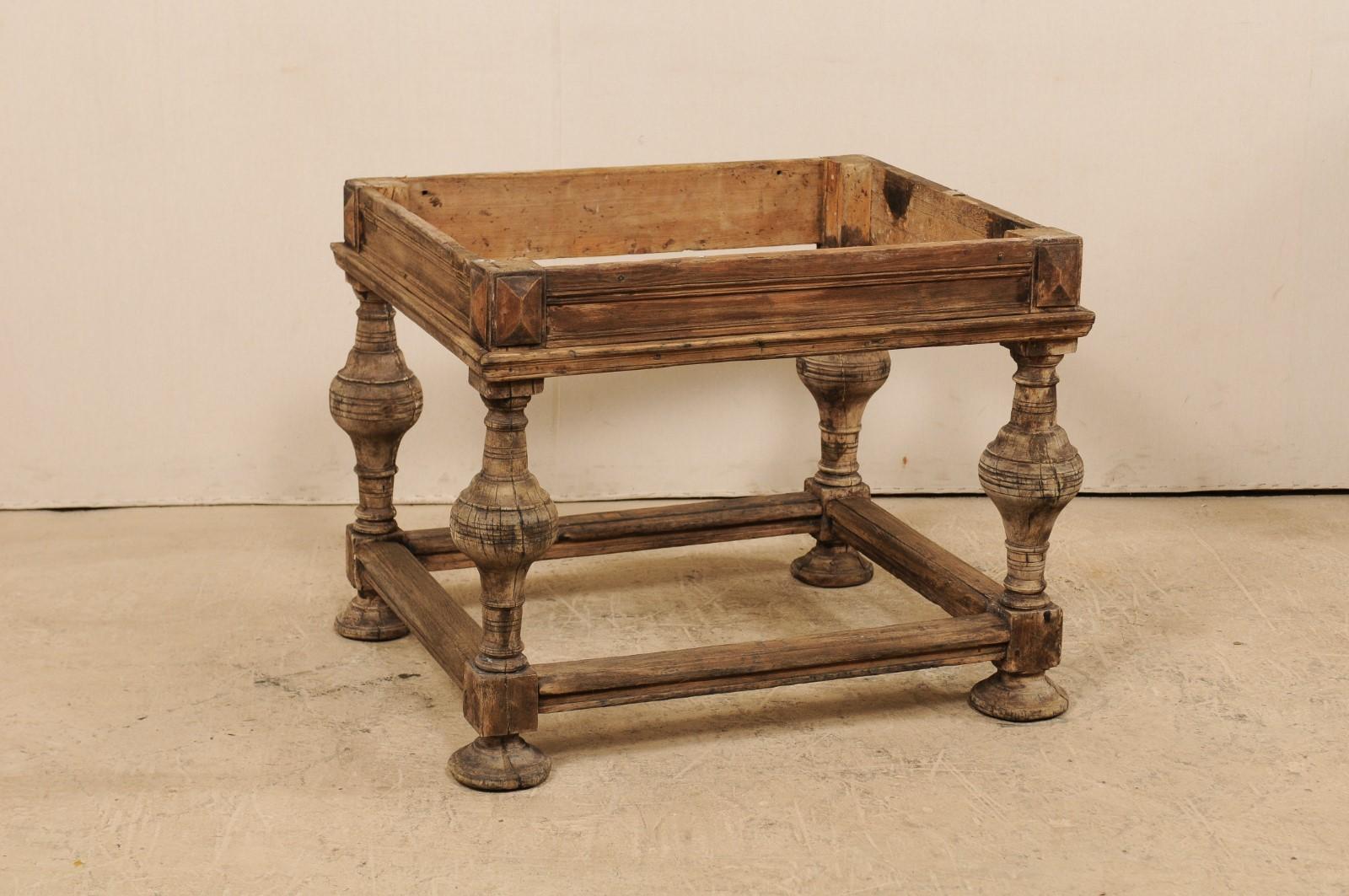 Table d'appoint baroque suédoise du 18ème siècle avec plateau en granit adouci en vente 3