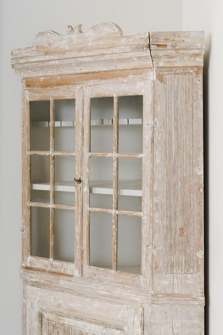 18th Century Swedish Baroque Period Corner Vitrine Cabinet in Original Paint 3