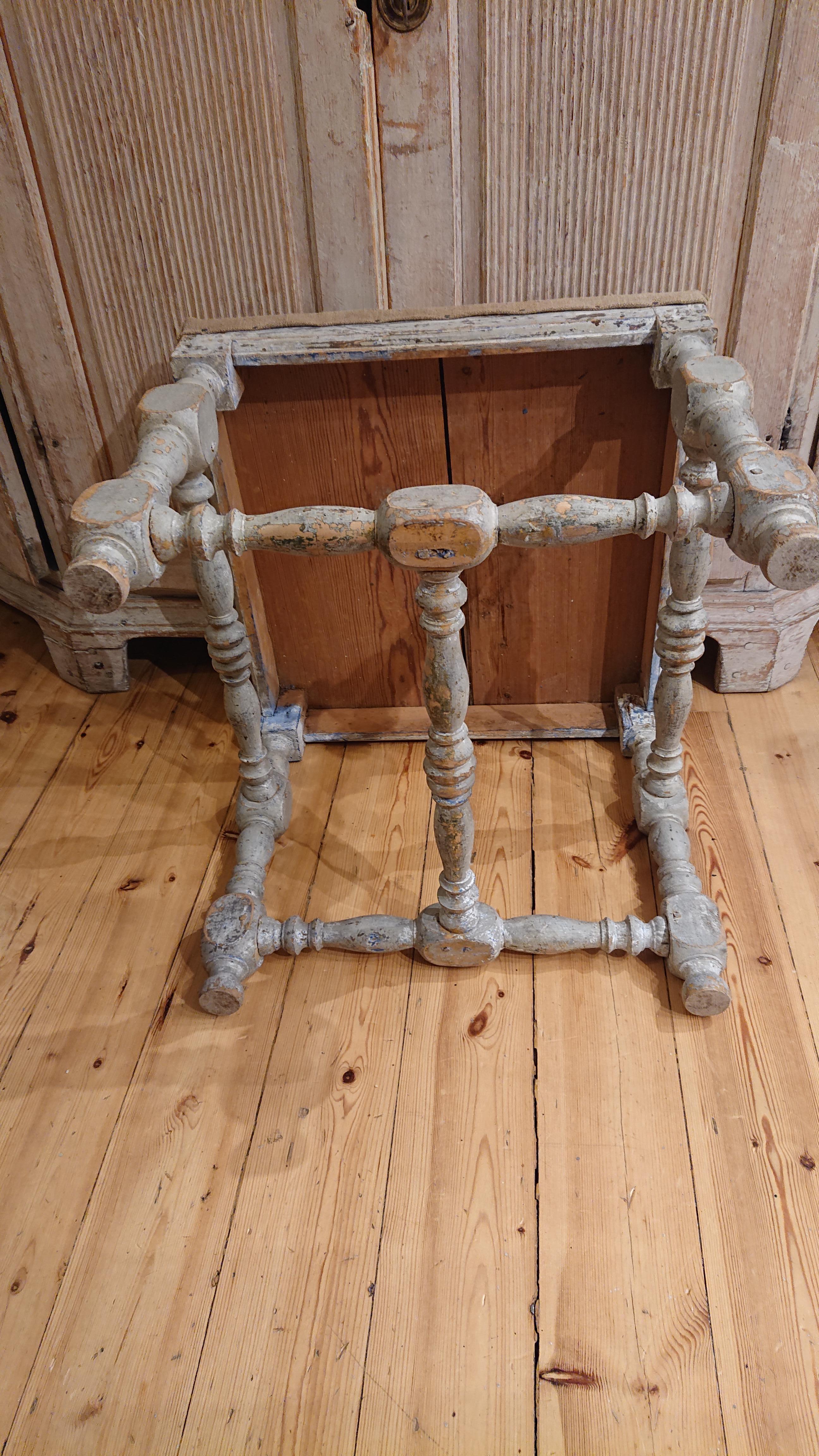 18th Century Swedish Baroque Stool with Original Paint Swedish Antiques For Sale 5