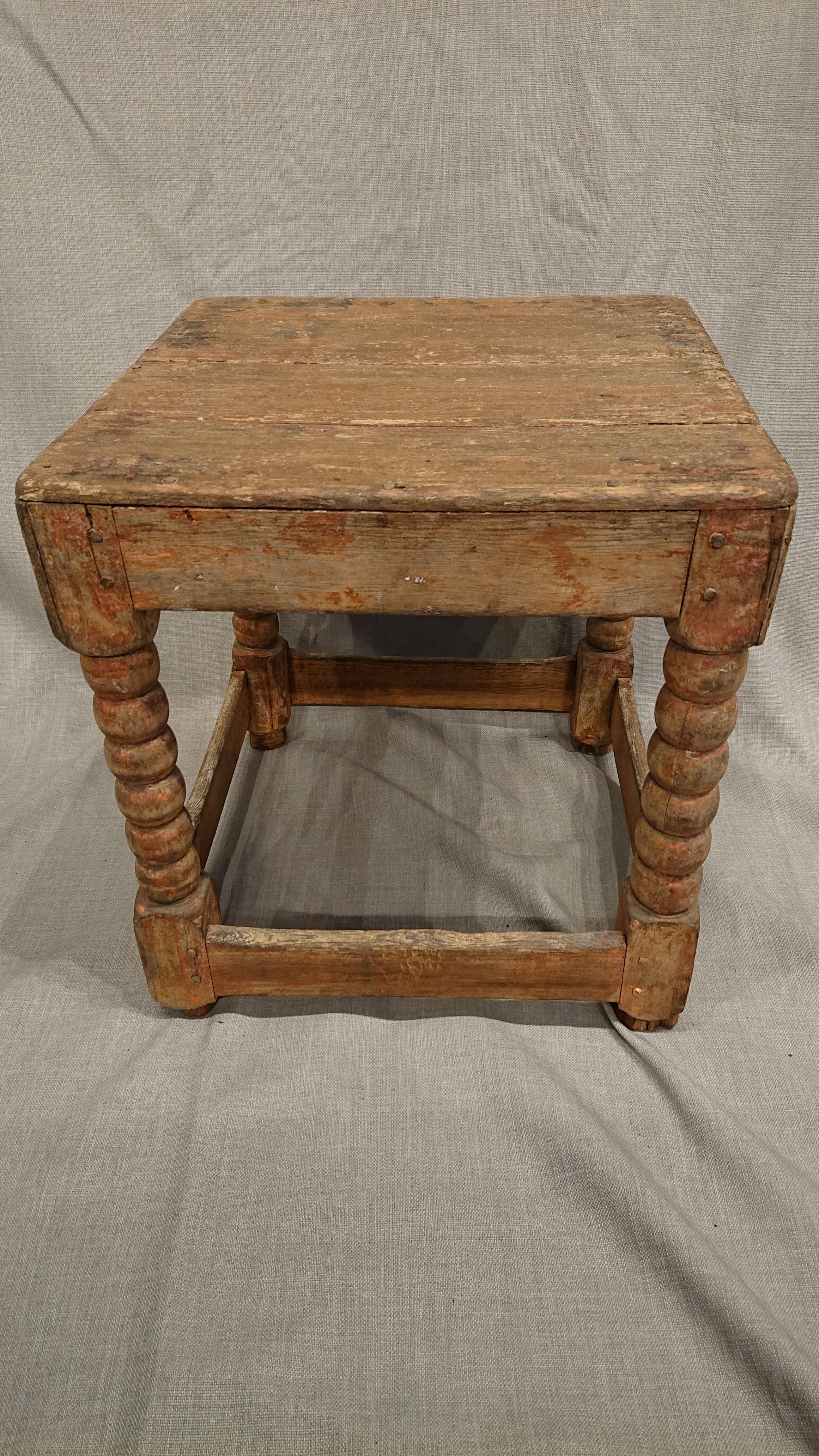 18th Century Swedish Baroque Stool with Traces of Original Paint For Sale 5