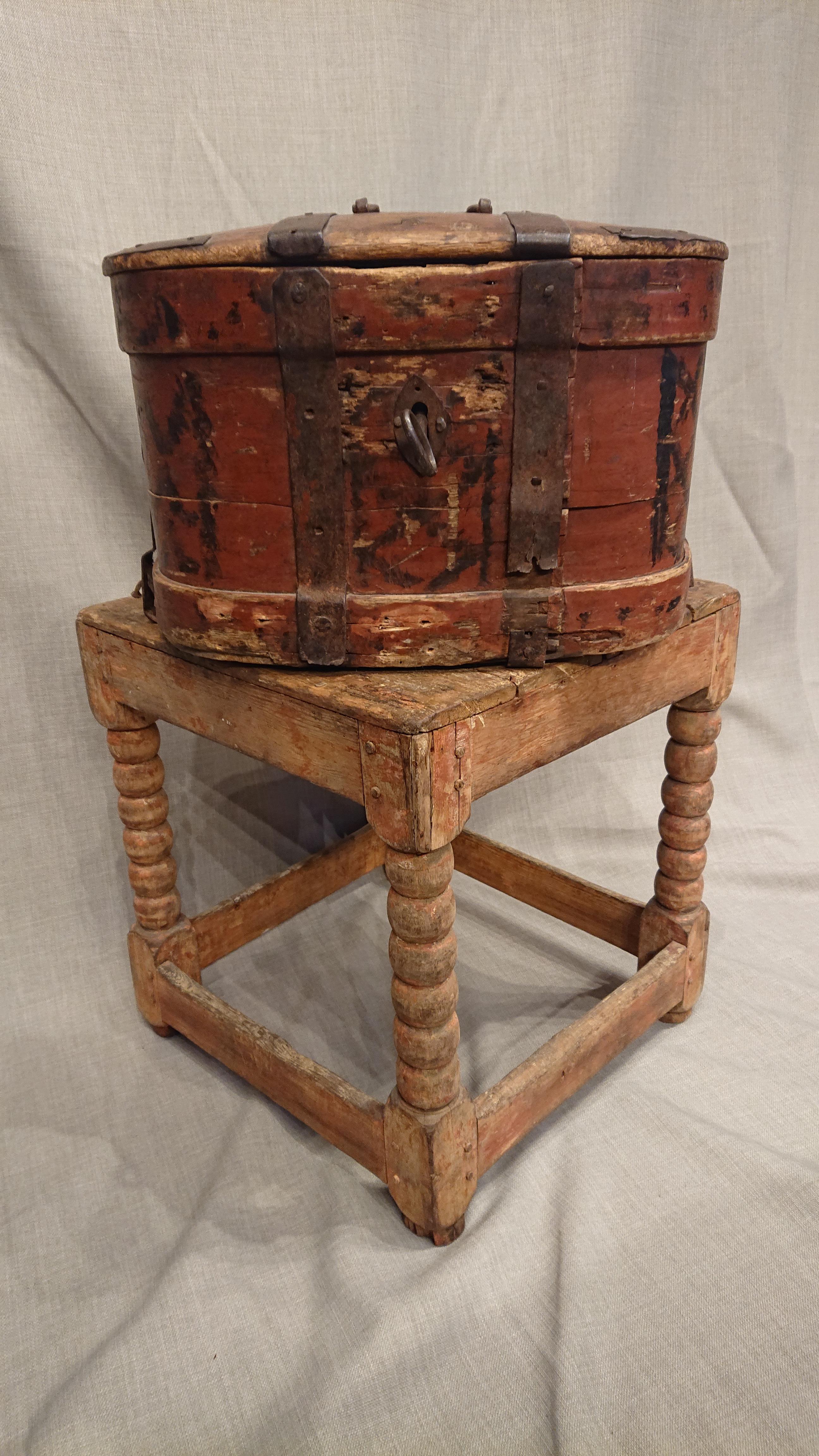 18th century Swedish Baroque stool from Skelleftea Vasterbotten, Northern Sweden.
A rustic & genuine old Baroque stool with fantastic patina & traces of original painting.
Fine Turned legs & stable & good in construction.
Small wood loss on all