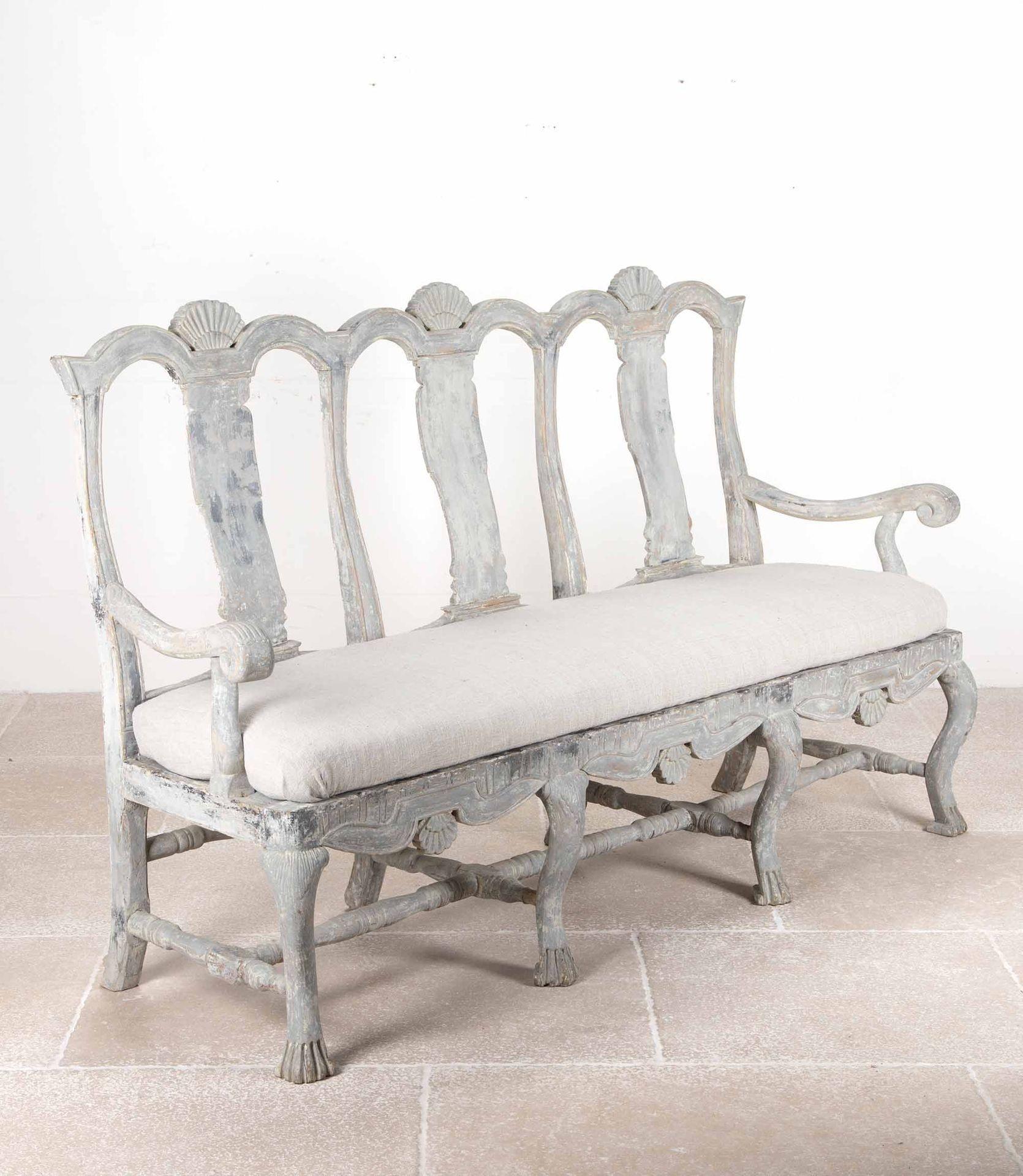 Late 18th Century Swedish Baroque sofa.
Scraped back to original blue/grey shades of paint and upholstered seat in neutral linen.
Seat height: 50cm.