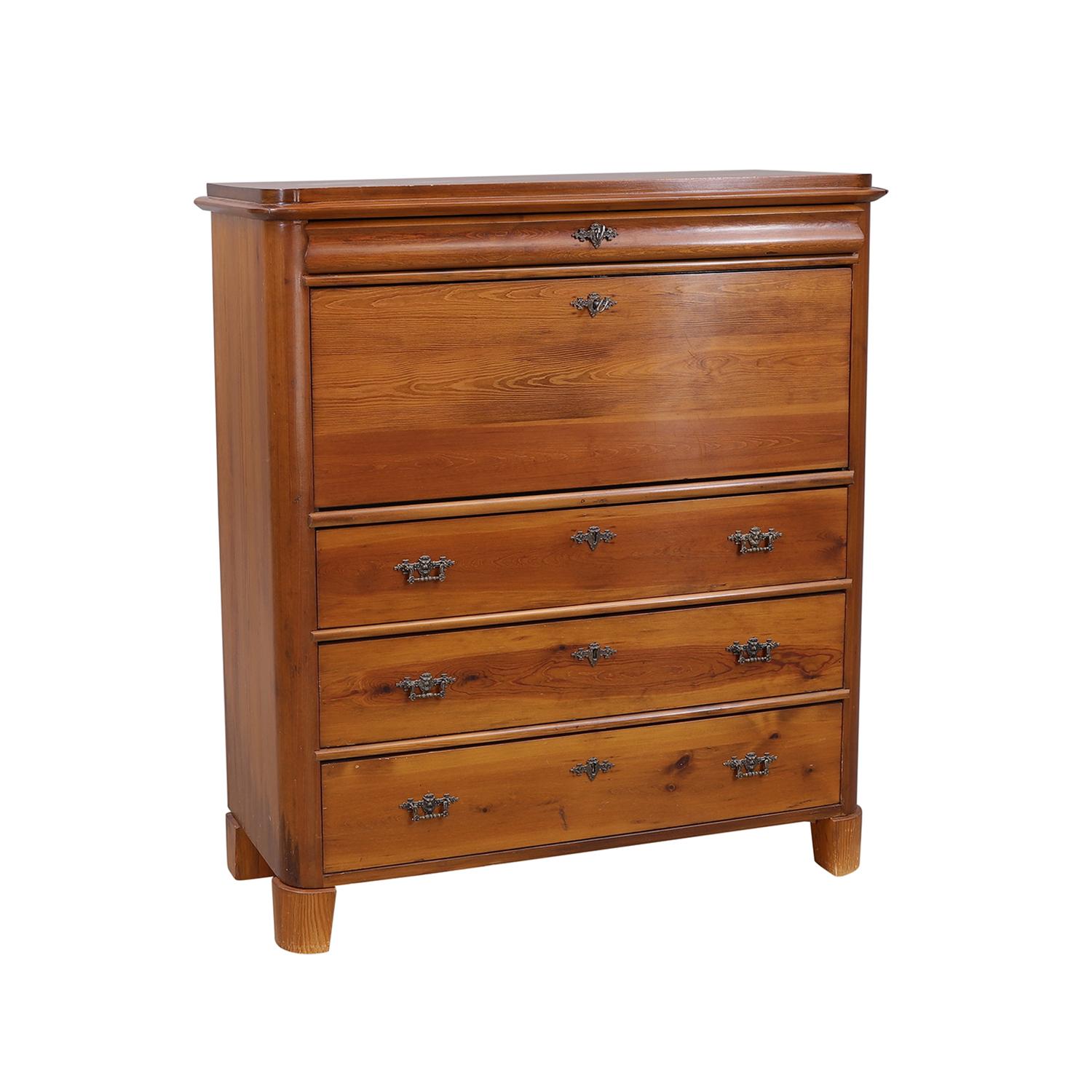 Antiguo escritorio sueco Gustavian Herrbyrå, Chiffonje, de finales del siglo XVIII, con tapa abatible de madera de haya pulida hecha a mano, en buen estado. En  El secretaire escandinavo está compuesto por tres cajones grandes y uno pequeño. El