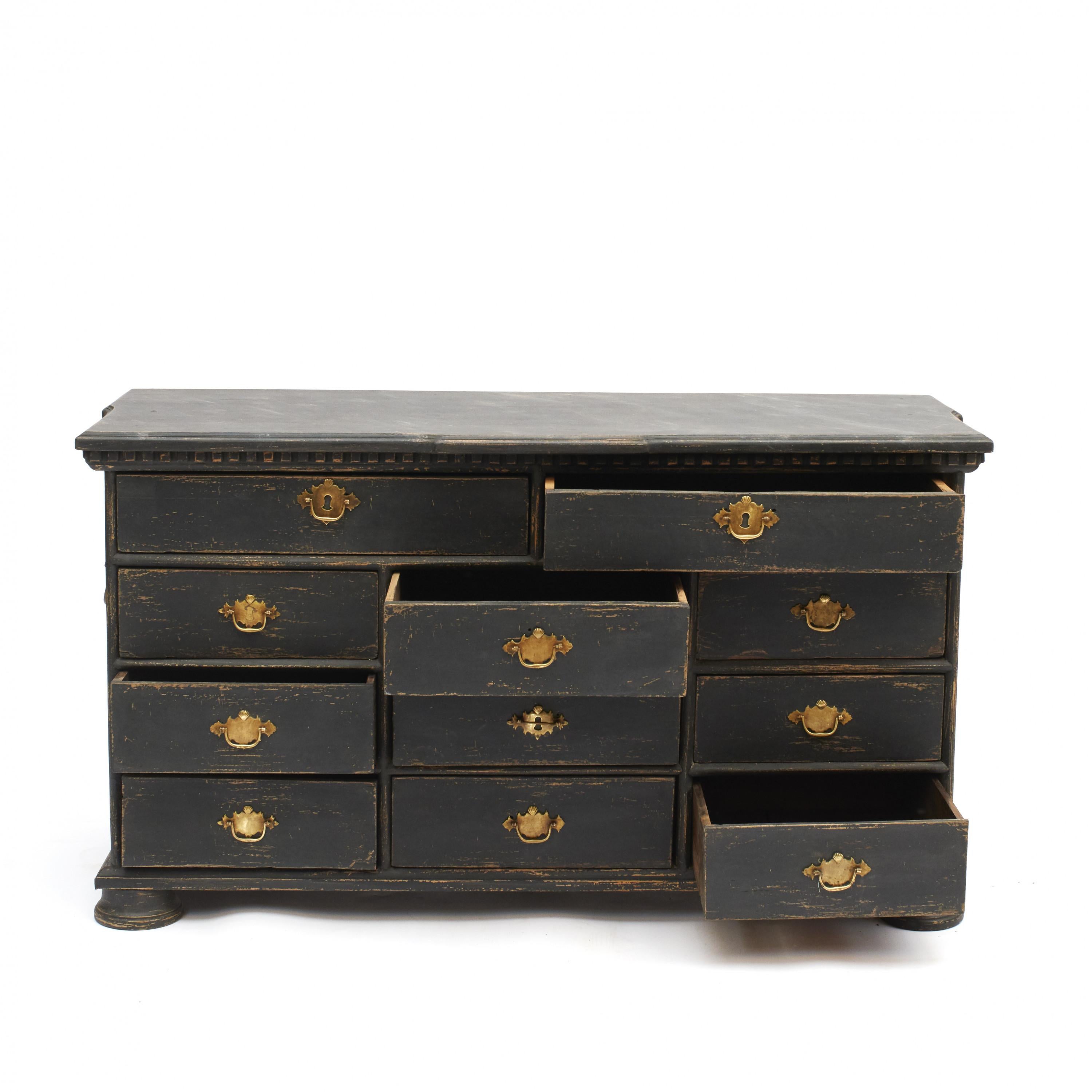 18th Century Swedish Black-Painted Baroque Chest of Drawers In Good Condition In Kastrup, DK