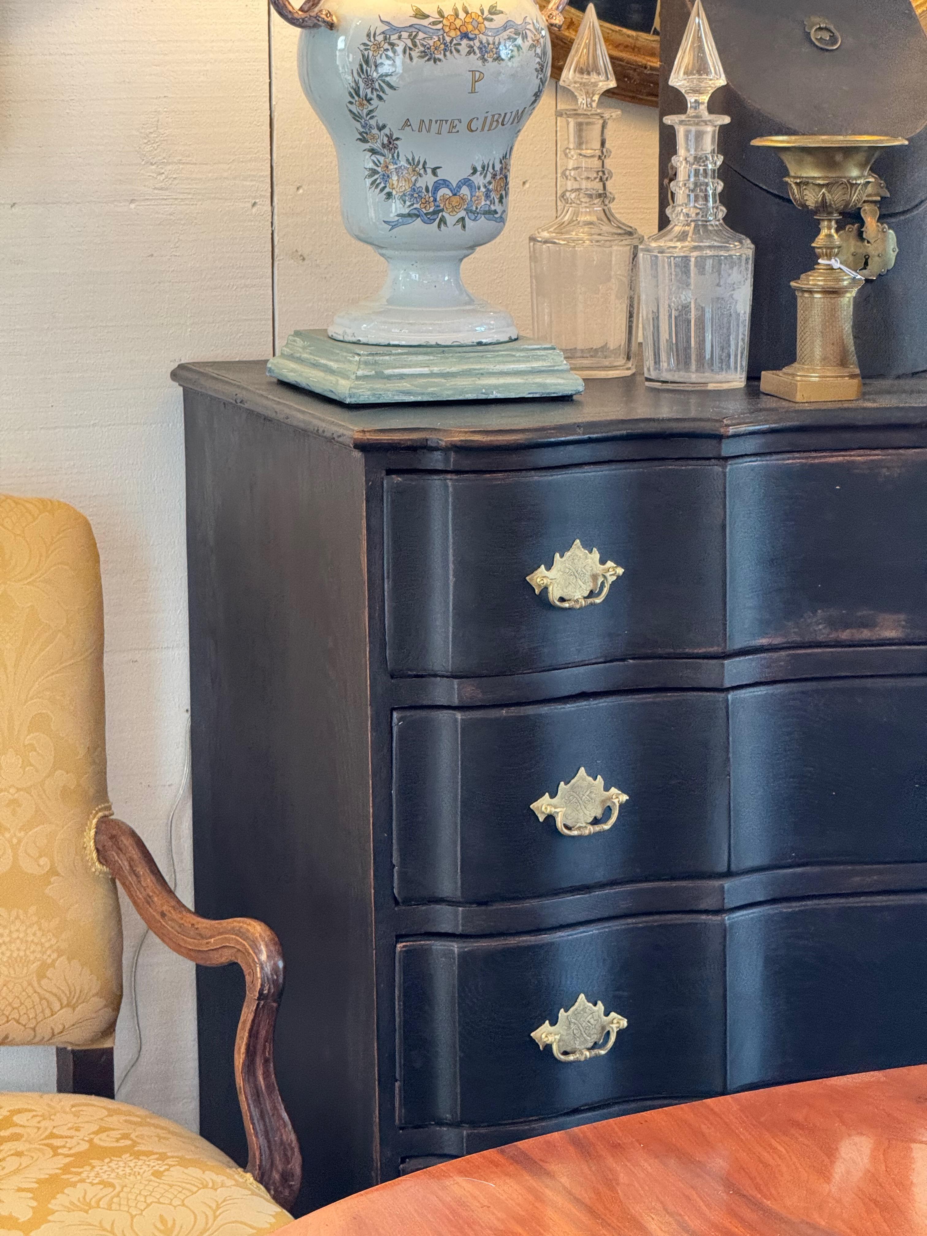 18th Century Swedish Black Painted Chest For Sale 8