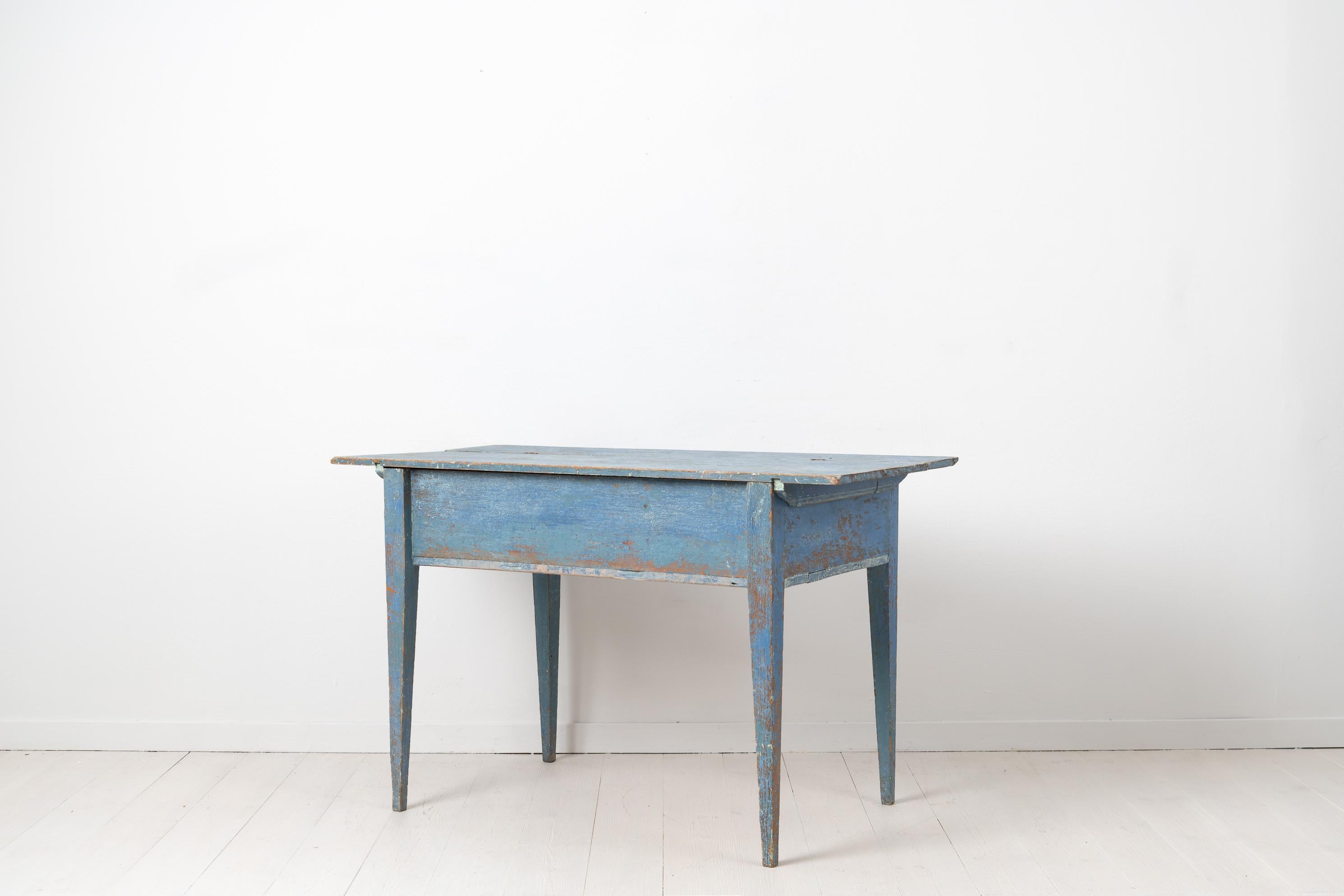 18th Century Swedish Blue Gustavian Desk  In Good Condition In Kramfors, SE