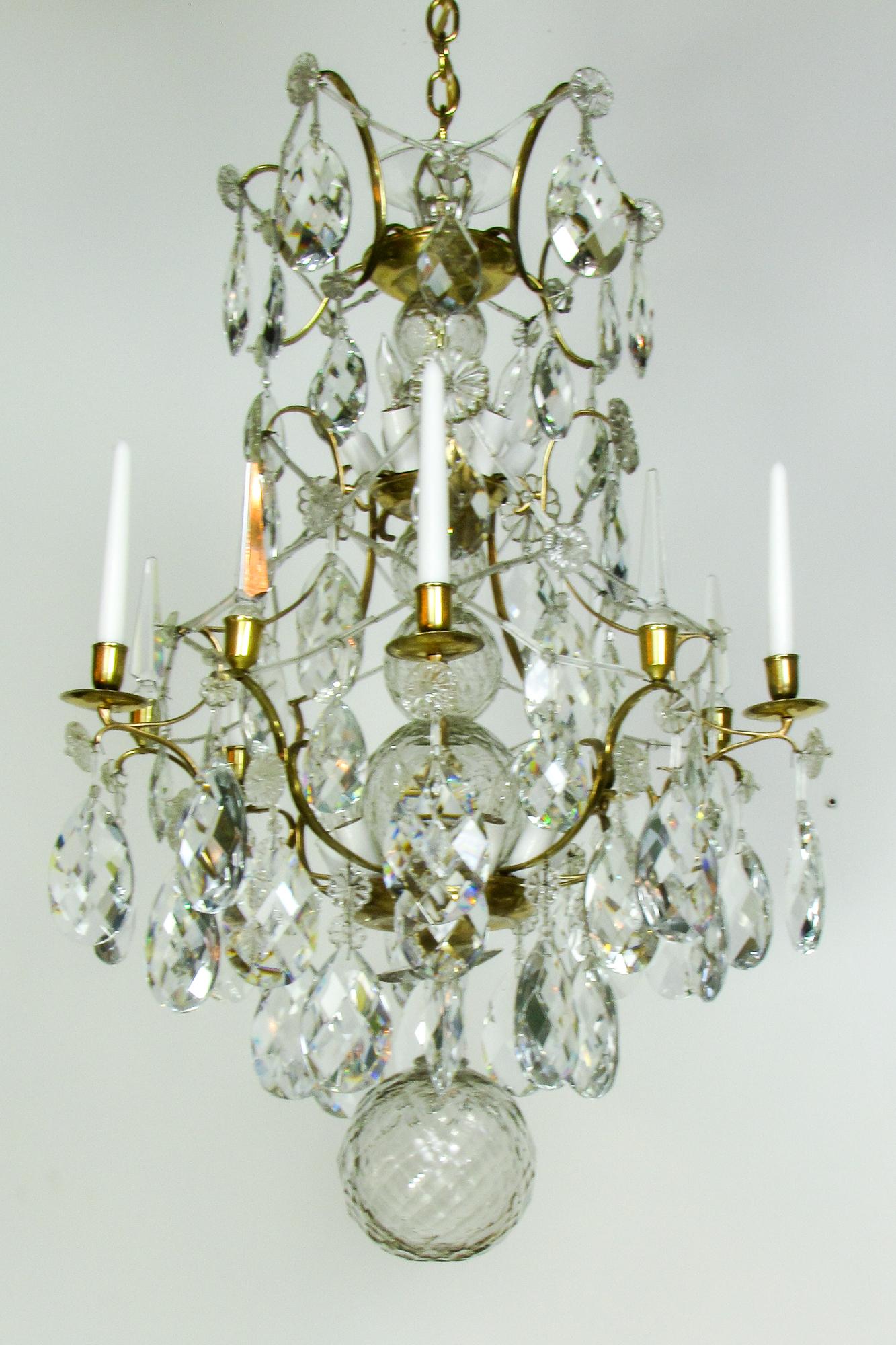 Schwedischer Messing- und Kristallkronleuchter aus dem 18. (Barock) im Angebot