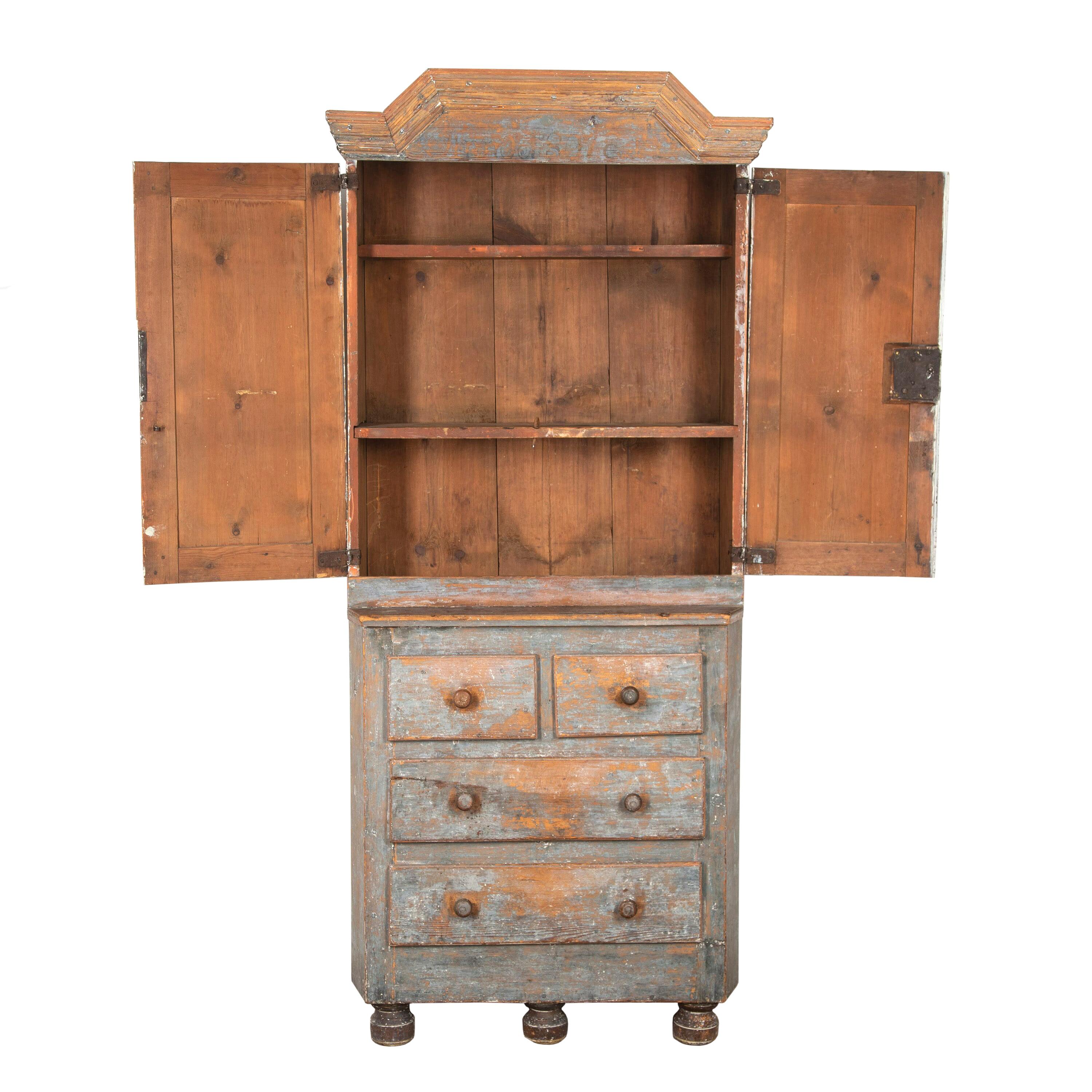 18th Century Swedish Cabinet In Good Condition For Sale In Tetbury, Gloucestershire