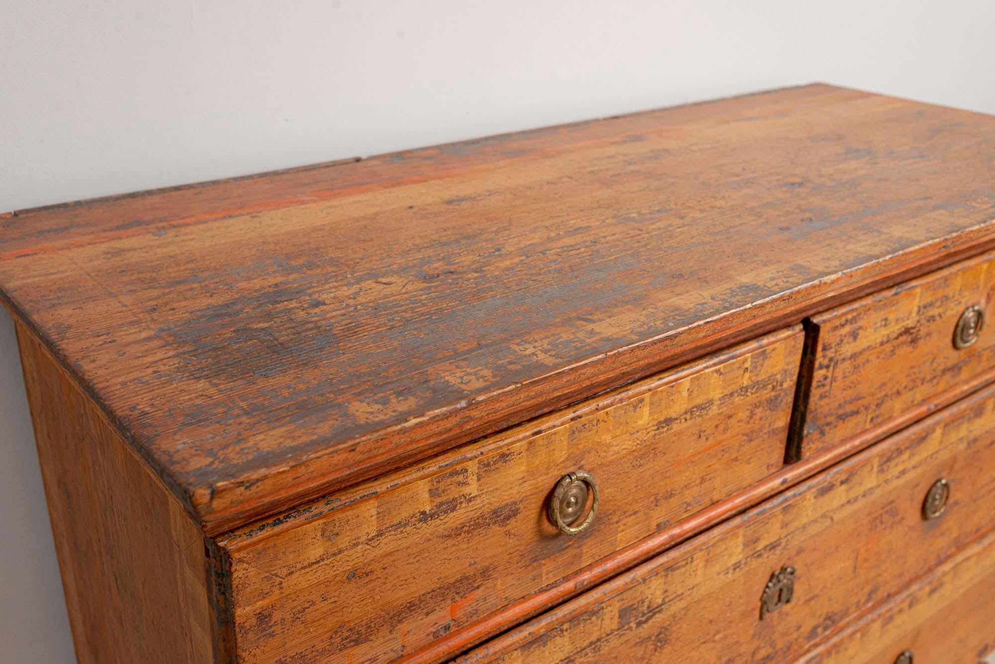 18th Century Swedish Characterful Painted 'Folk' Chest of Drawers or Commode In Good Condition In London, GB