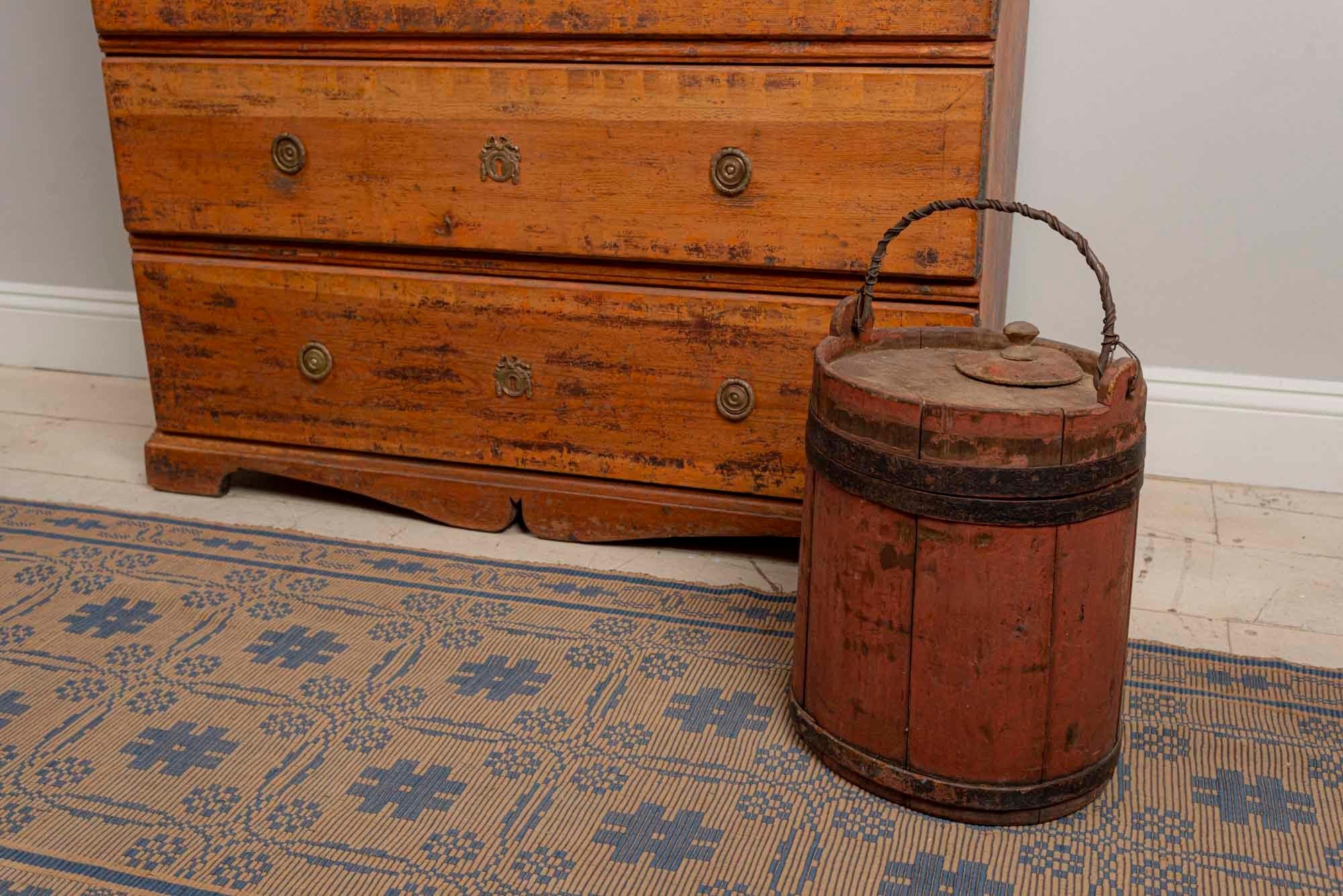18th Century Swedish Characterful Painted 'Folk' Chest of Drawers or Commode 3