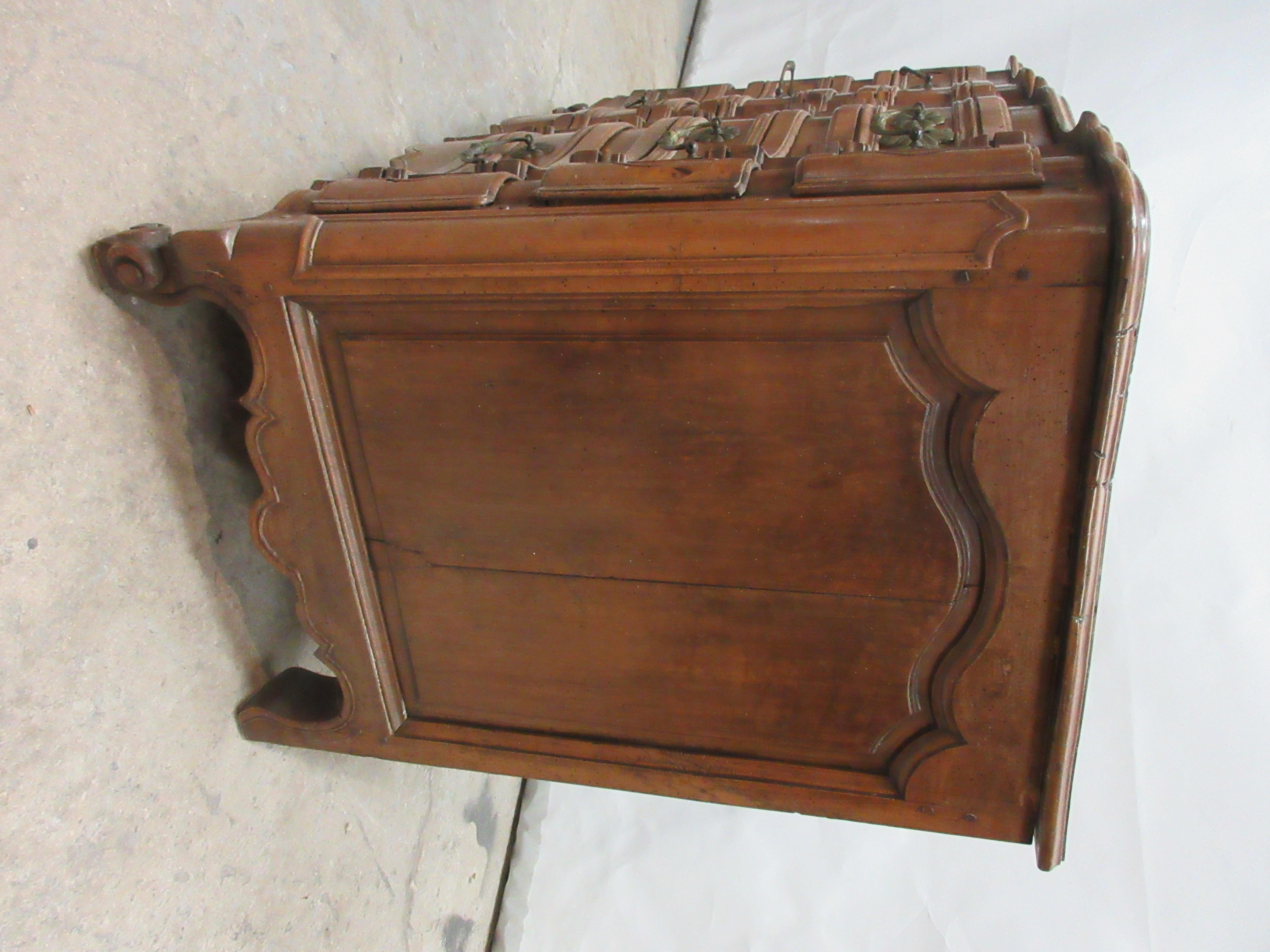 18th Century Swedish Chest of Drawers In Distressed Condition In Hollywood, FL