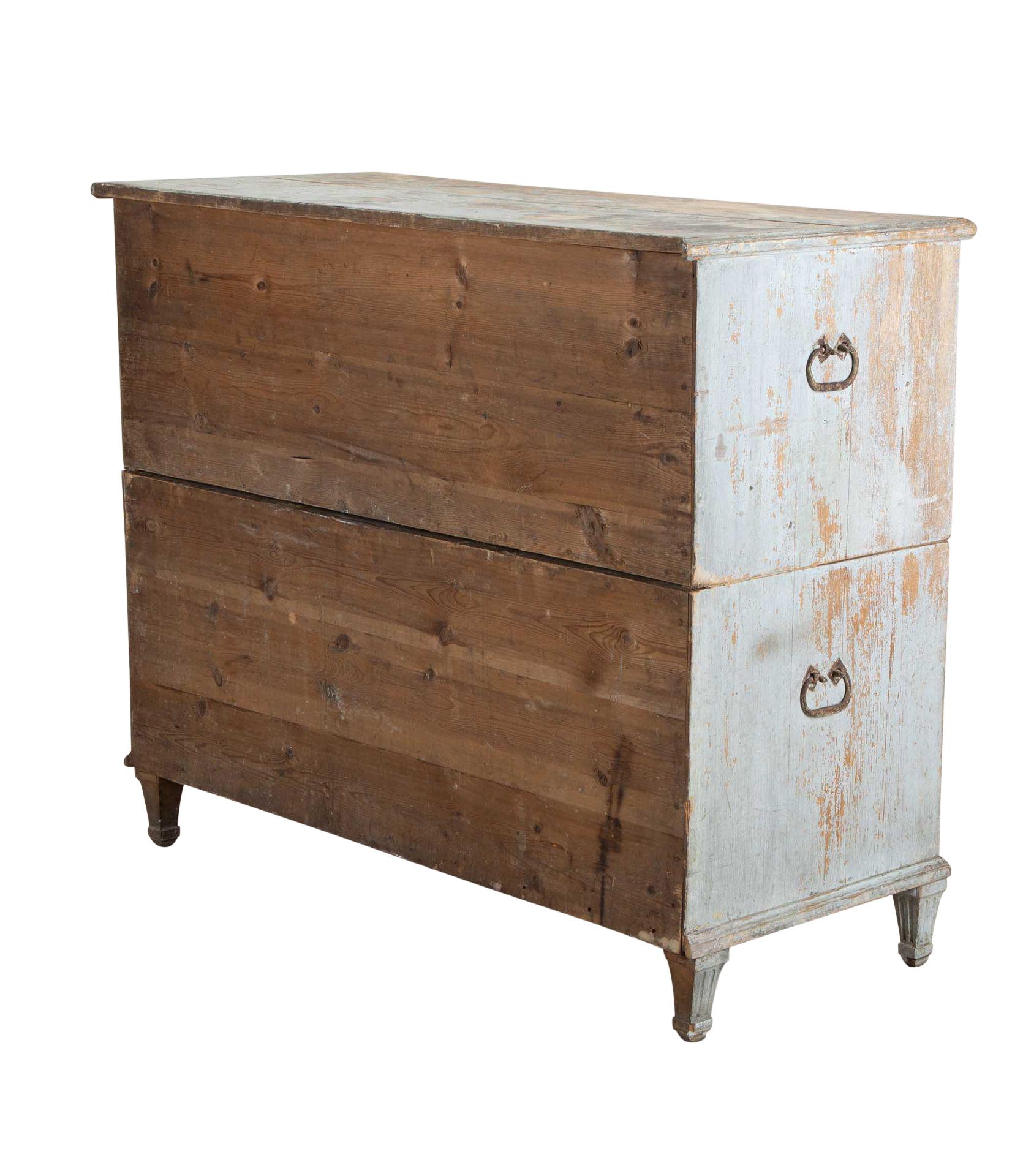 18th Century Swedish Commode For Sale 1