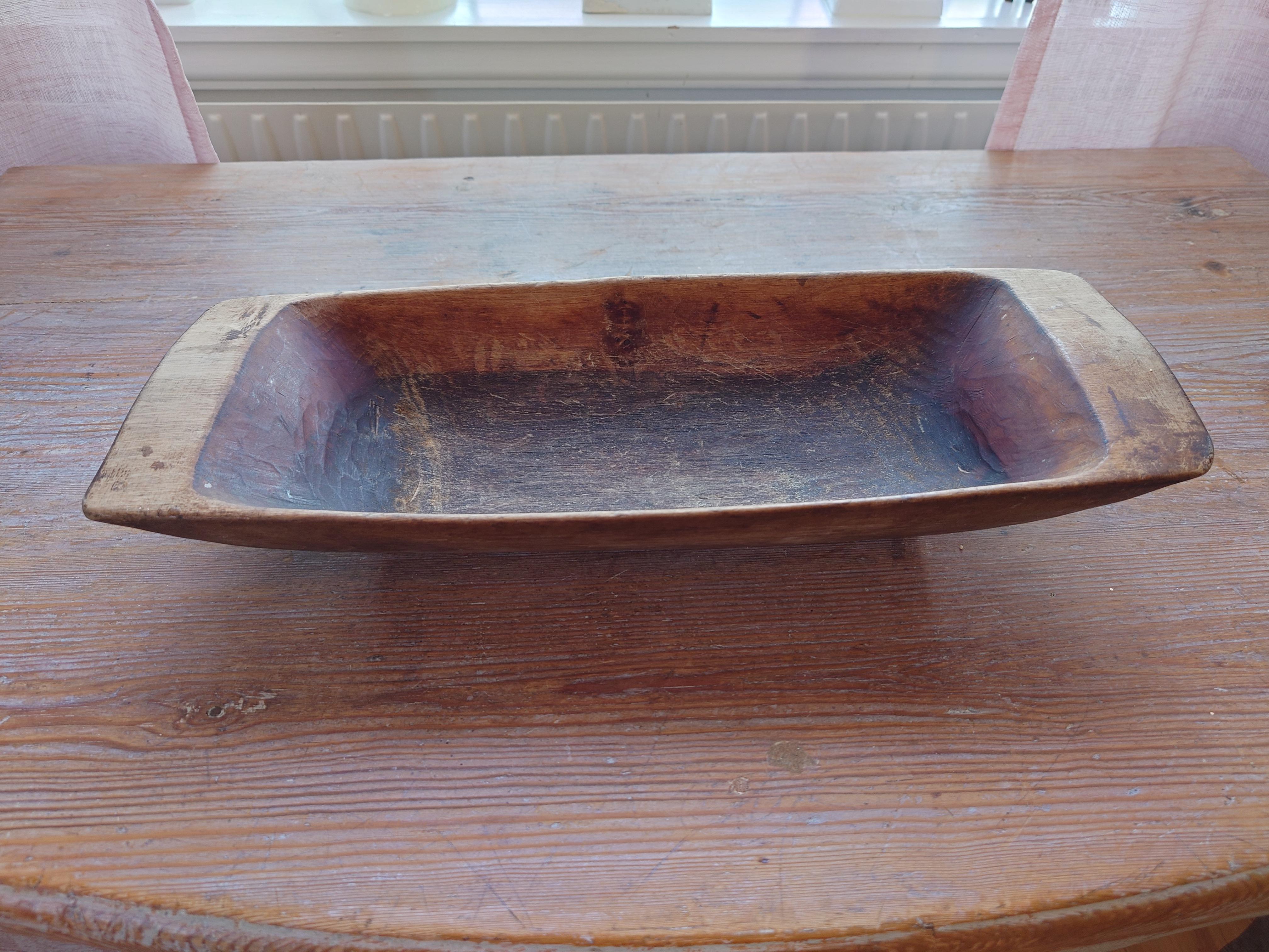 18th Century Swedish  Folk Art Antique Rustic Genuine Wooden Bowl Dated 1835 In Good Condition In Boden, SE
