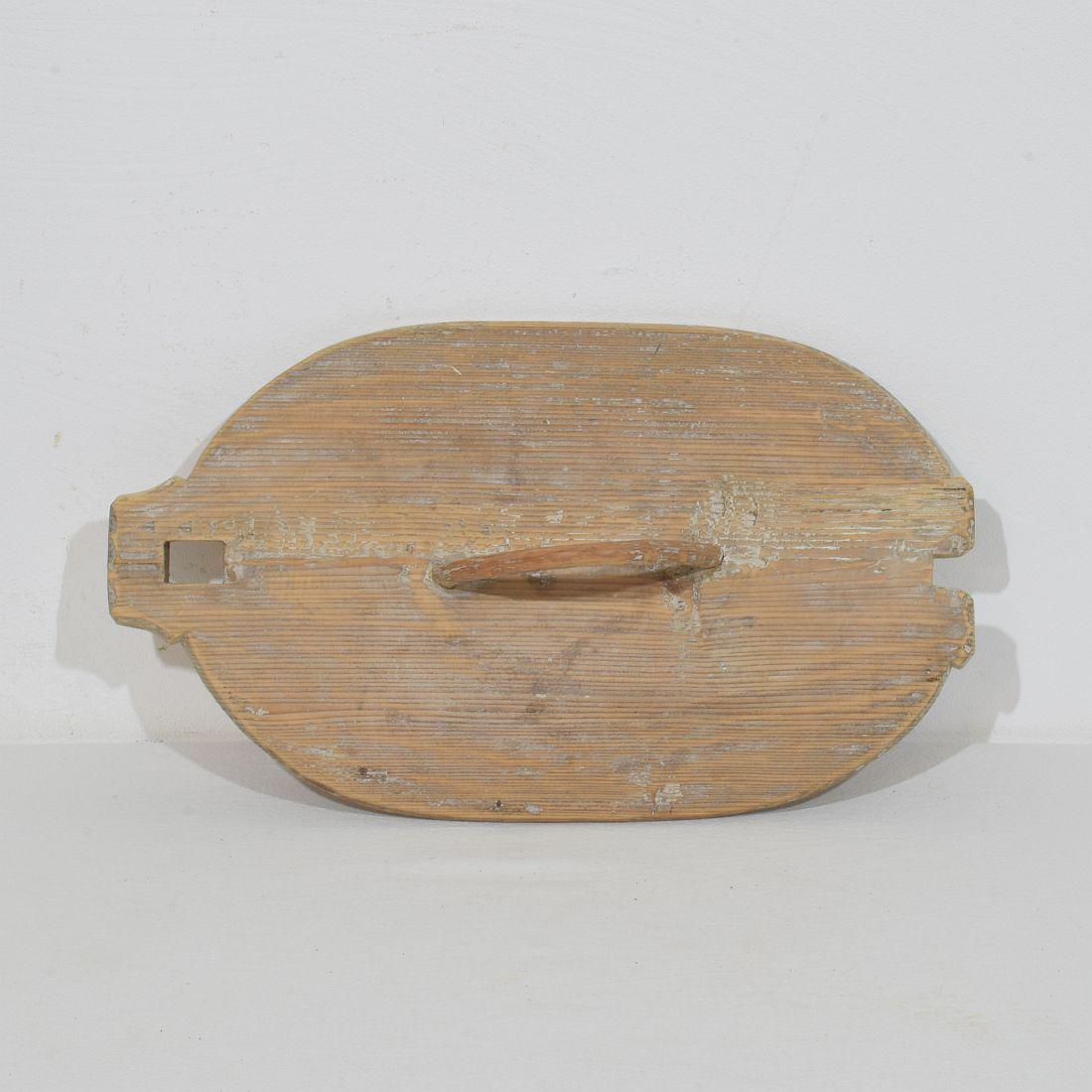 18th Century Swedish Folk Art Bentwood Box For Sale 3