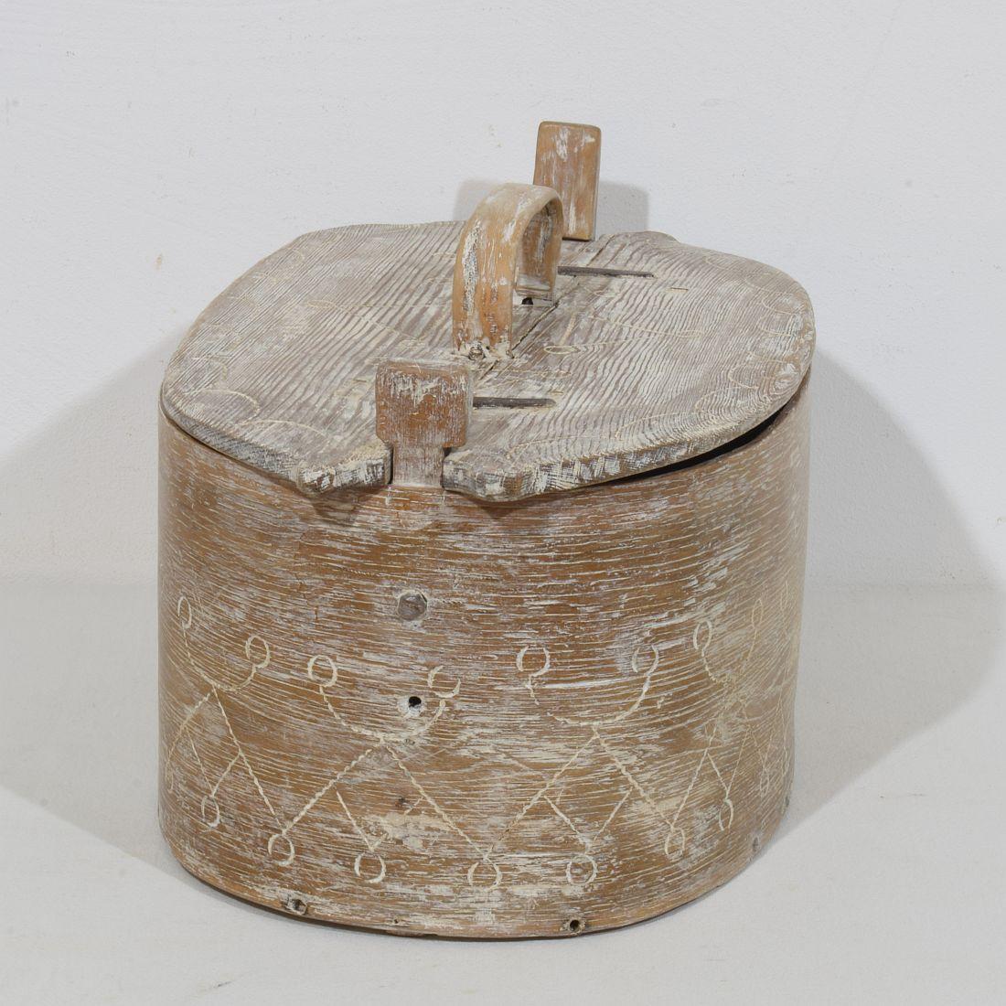 18th Century and Earlier 18th Century Swedish Folk Art Bentwood Box