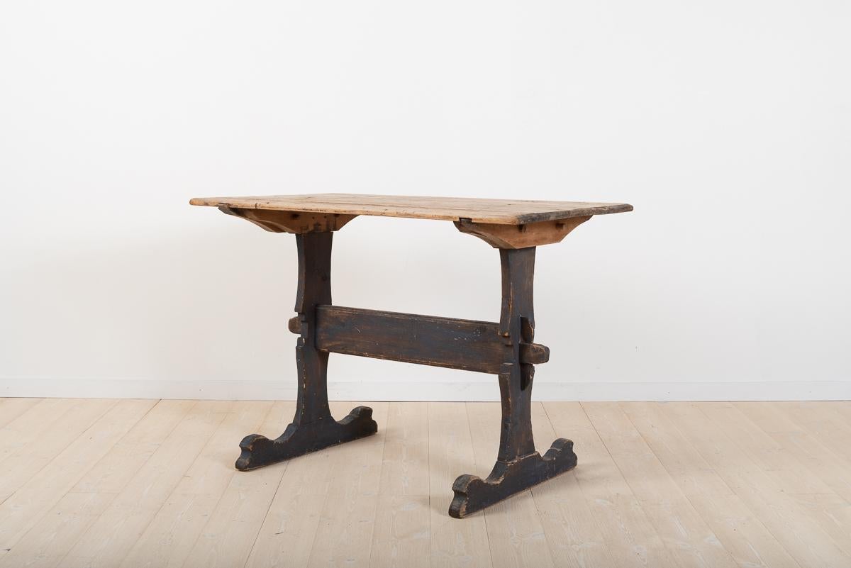 18th Century Swedish Folk Art Dining Table 3