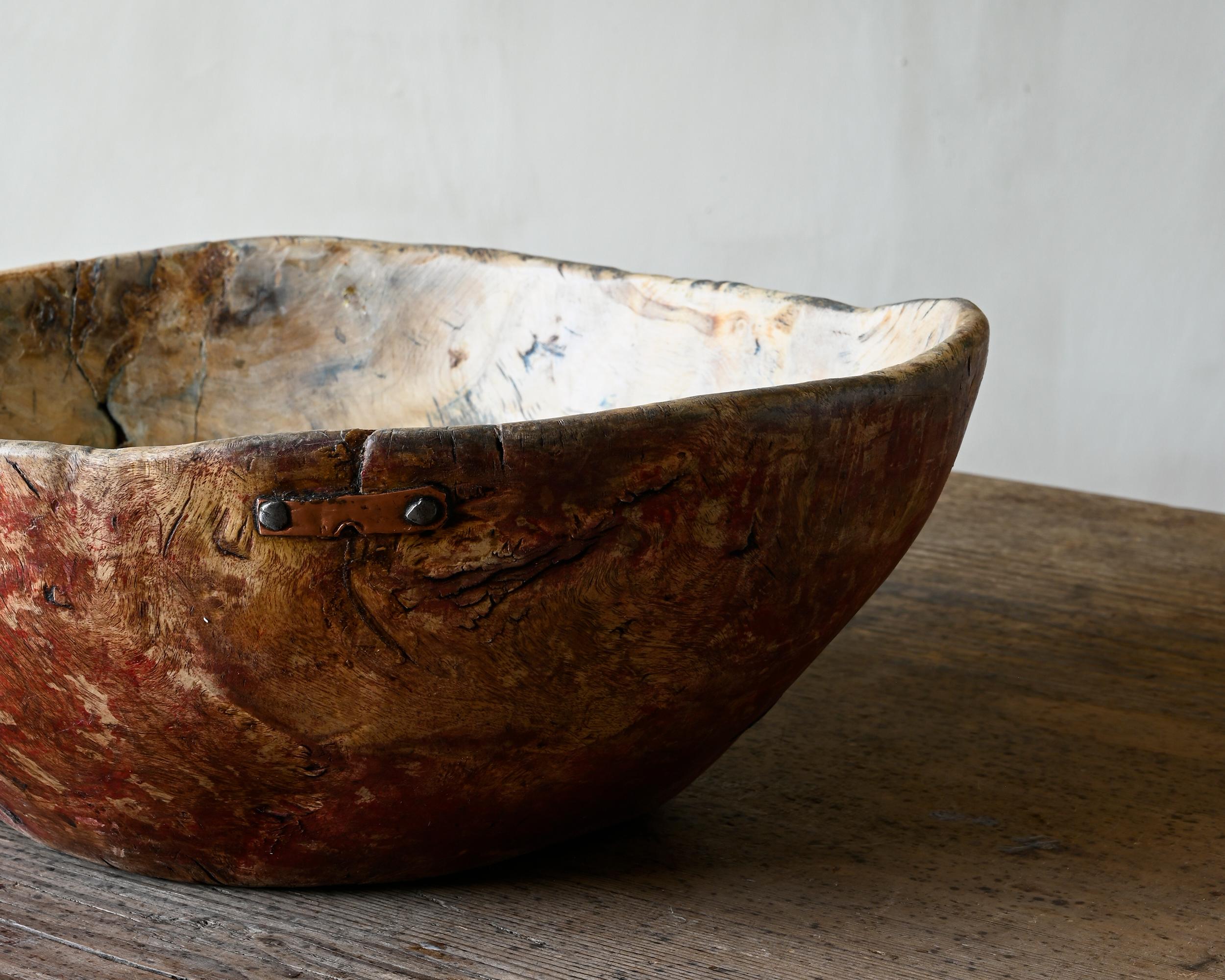 18th Century Swedish Folk Art Root Wood Bowl For Sale 1