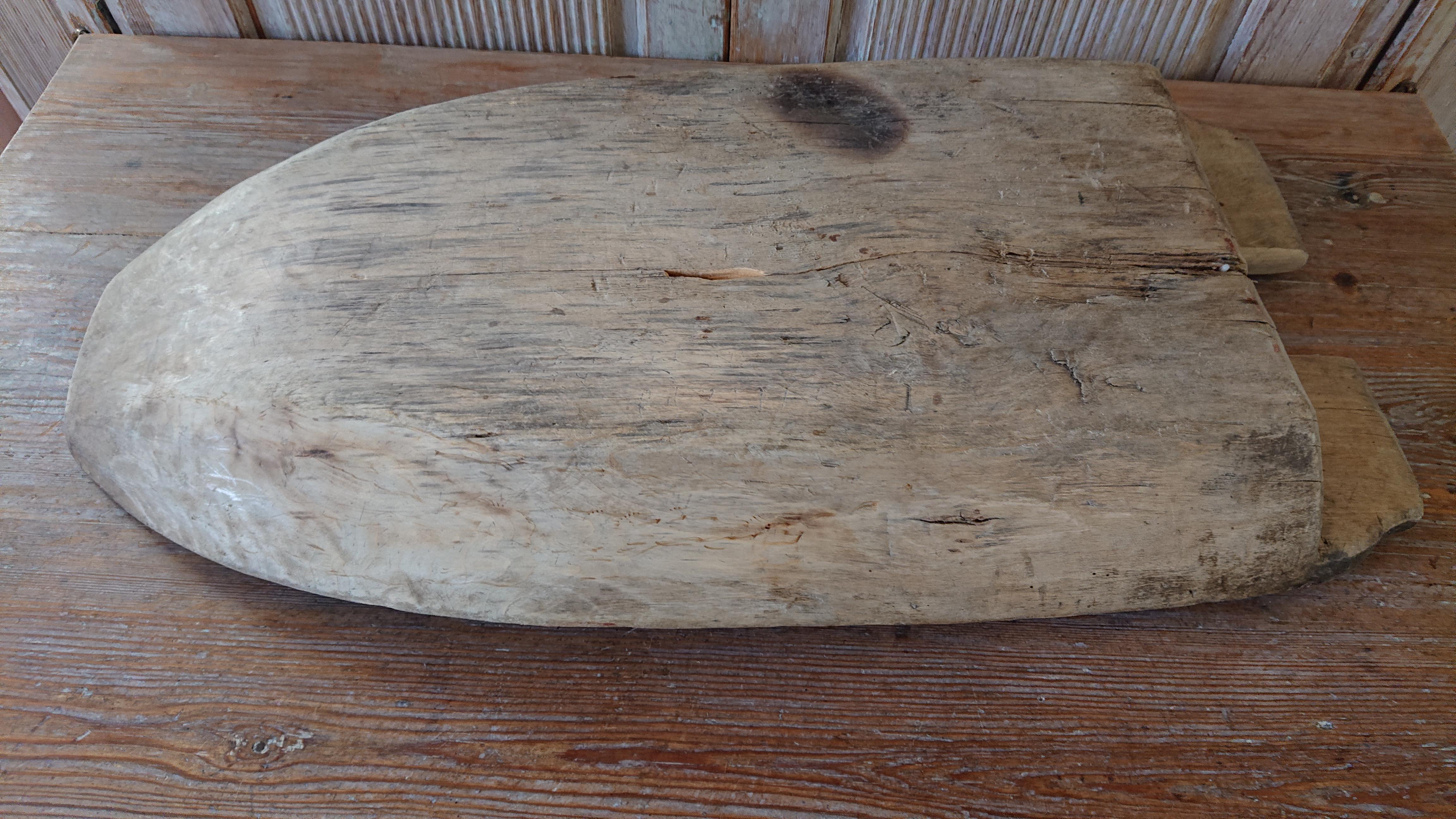 18th Century Swedish Folk Art Wooden Cheese Board from Northern Sweden For Sale 5