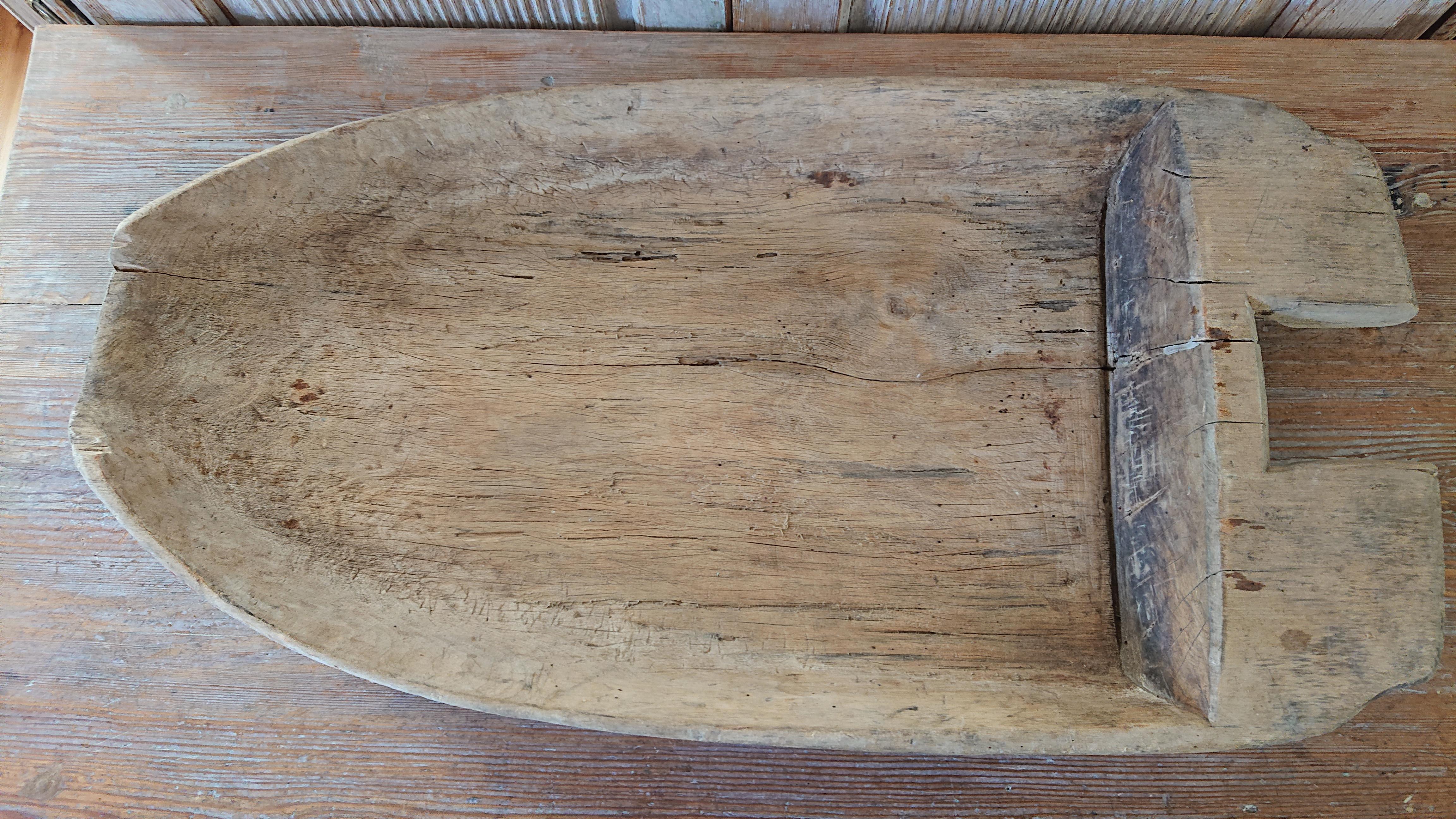 Pine 18th Century Swedish Folk Art Wooden Cheese Board from Northern Sweden For Sale