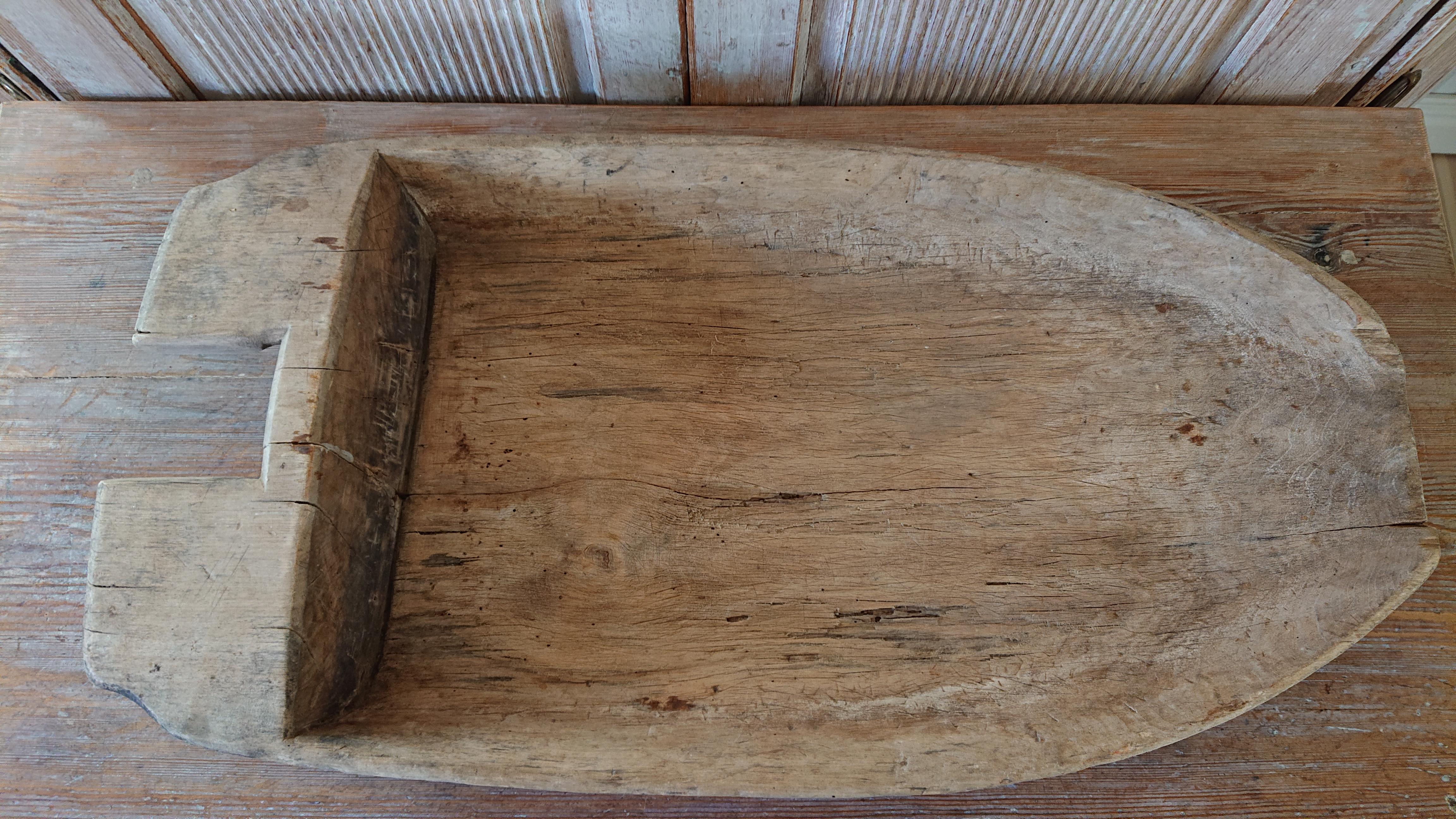 18th Century Swedish Folk Art Wooden Cheese Board from Northern Sweden For Sale 2