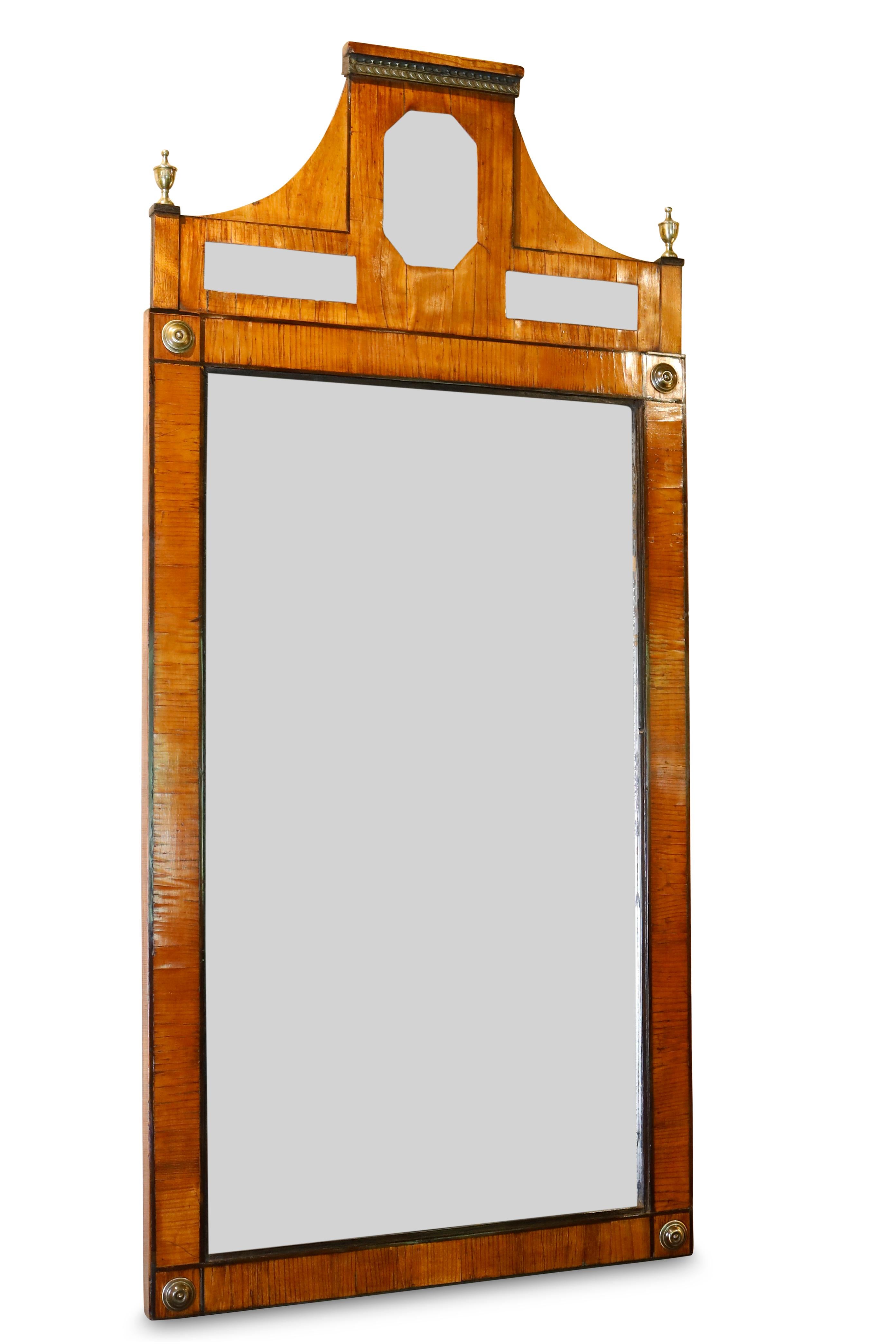 Gustaviano Specchio svedese in legno di frutta del XVIII secolo in vendita