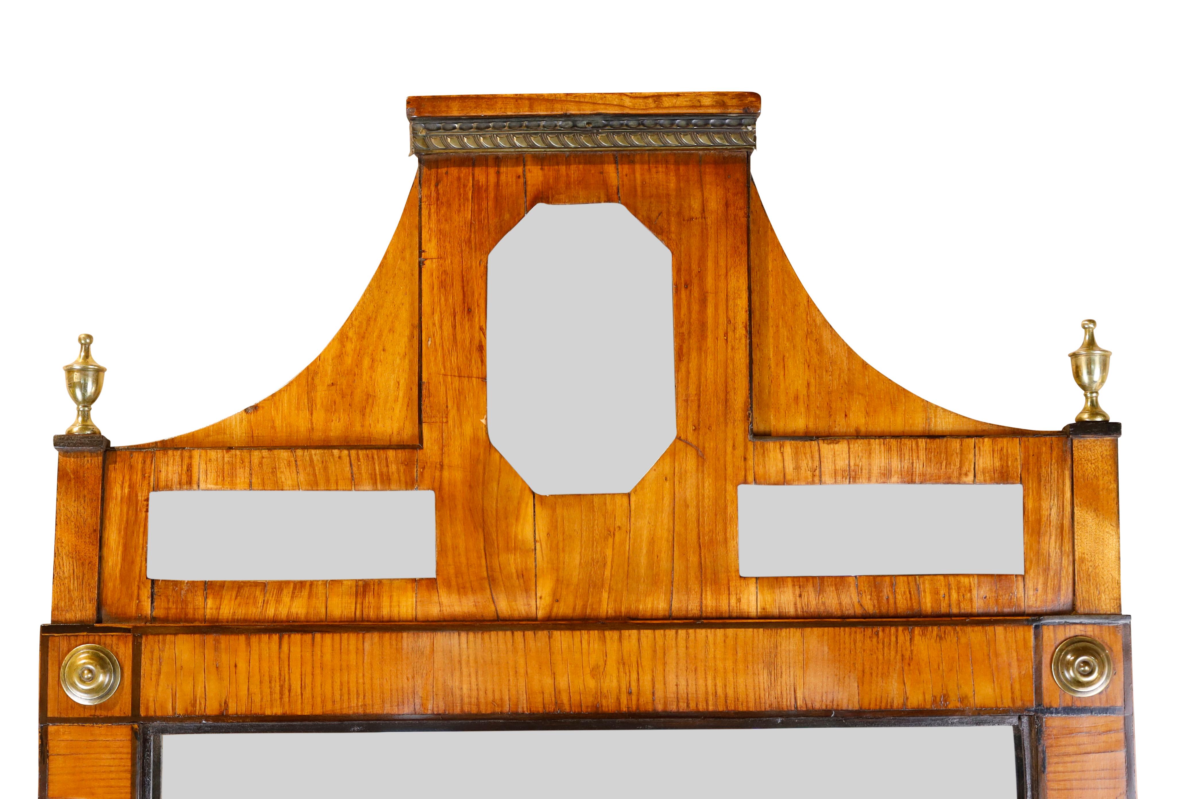Svedese Specchio svedese in legno di frutta del XVIII secolo in vendita