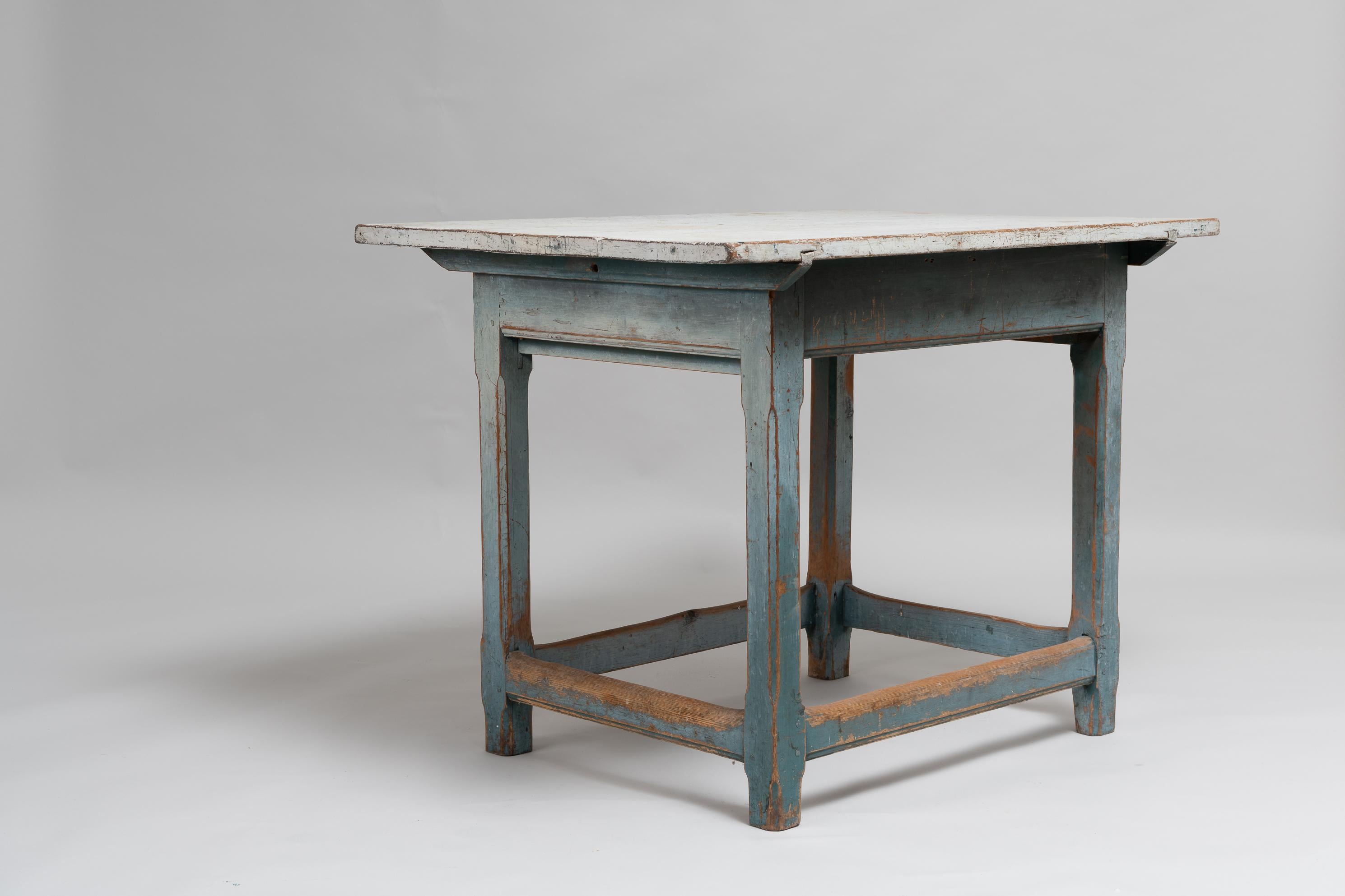 18th Century Swedish Genuine Baroque Country Table For Sale 1