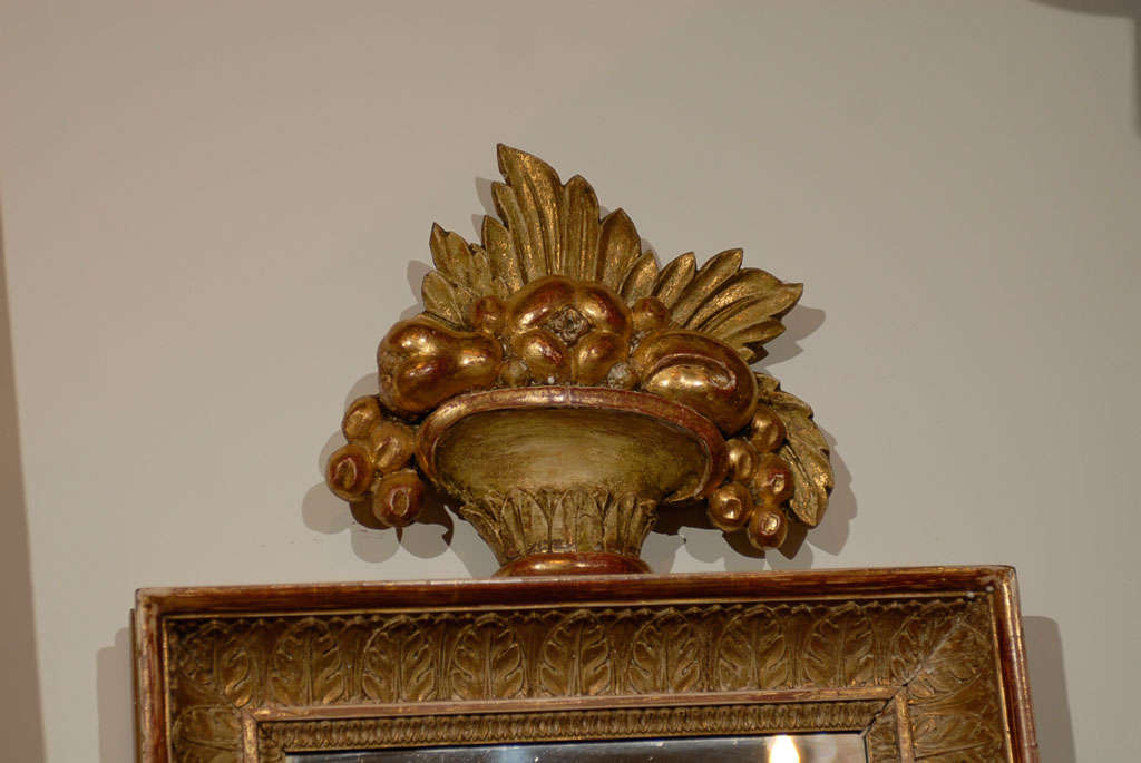 Hand-Carved 18th Century Swedish Giltwood Mirrored Sconces