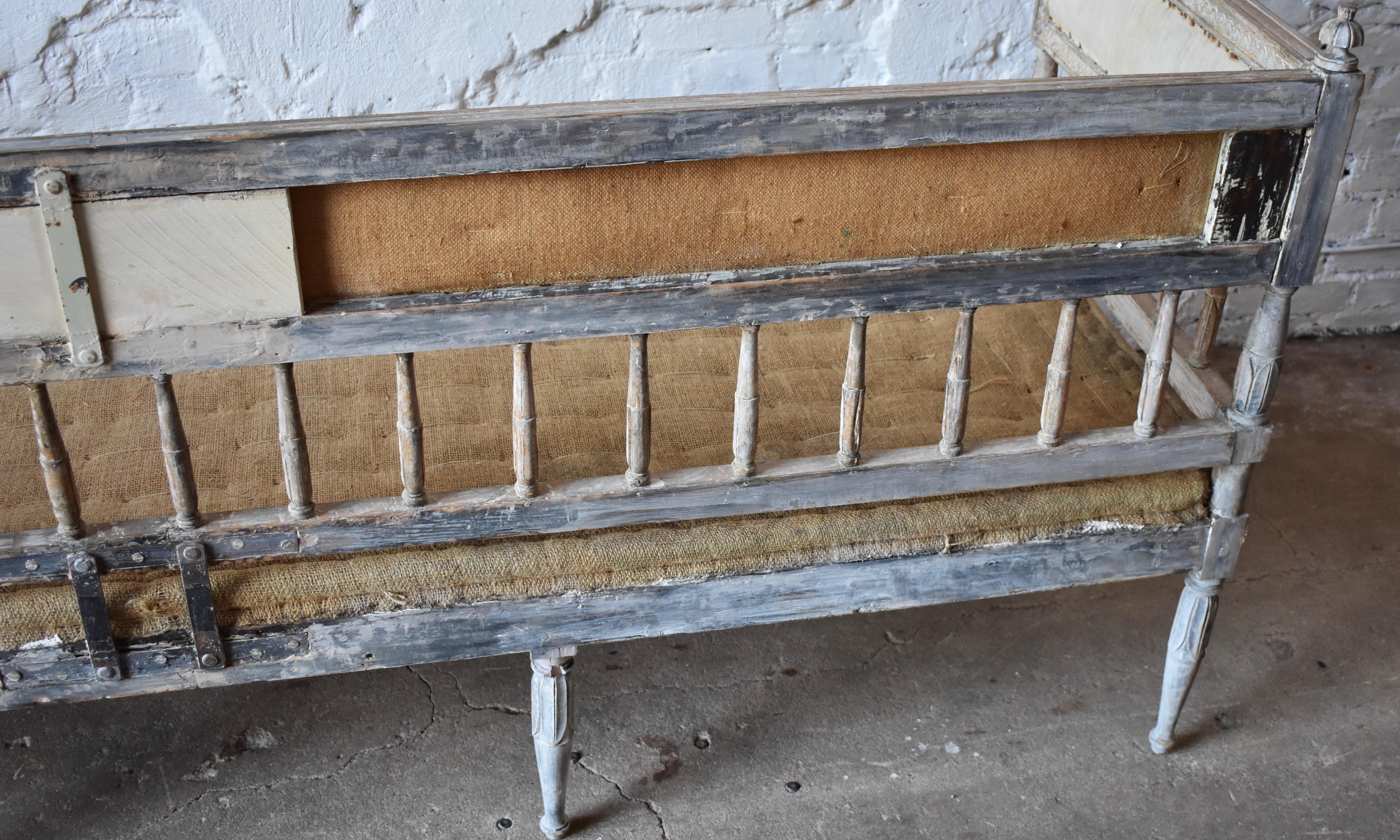 18th Century Swedish Gustavian 8-Legged Sofa For Sale 1