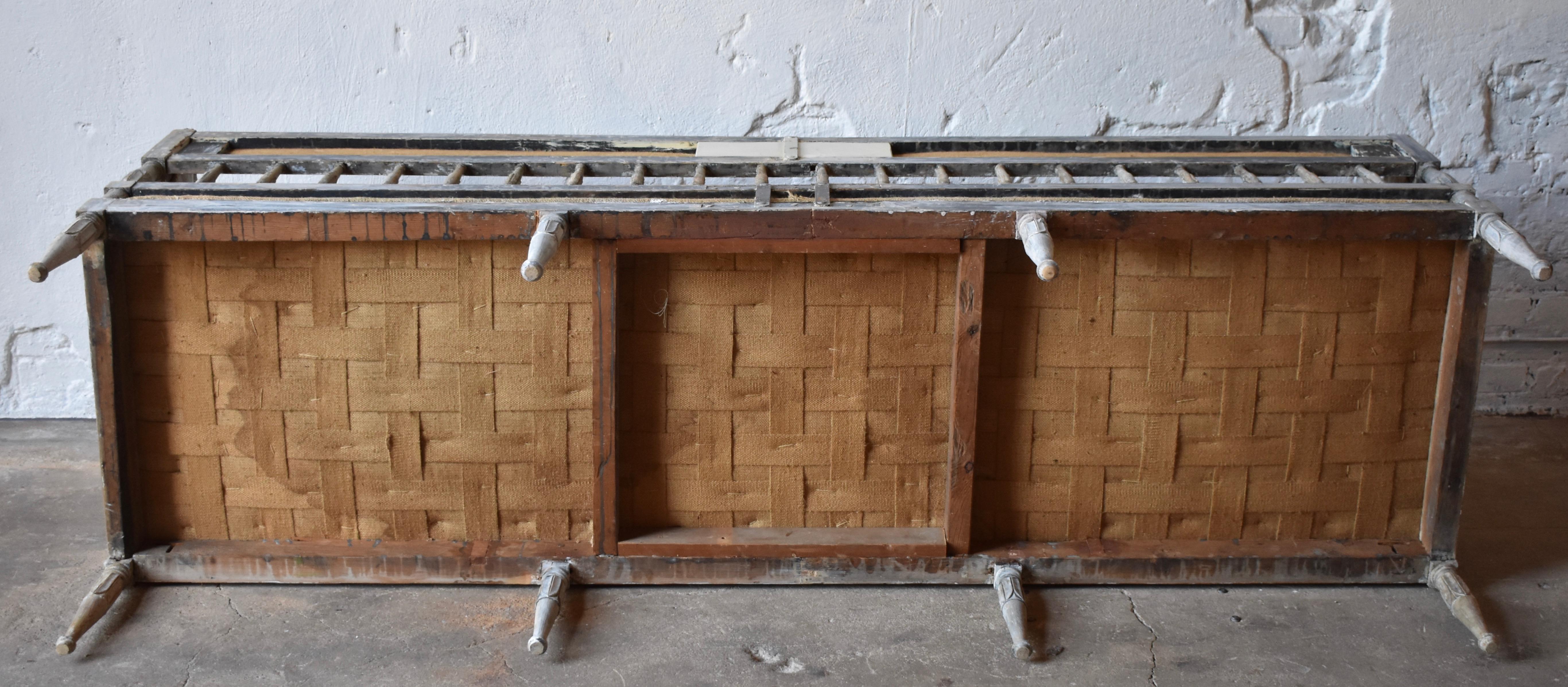 18th Century Swedish Gustavian 8-Legged Sofa For Sale 2
