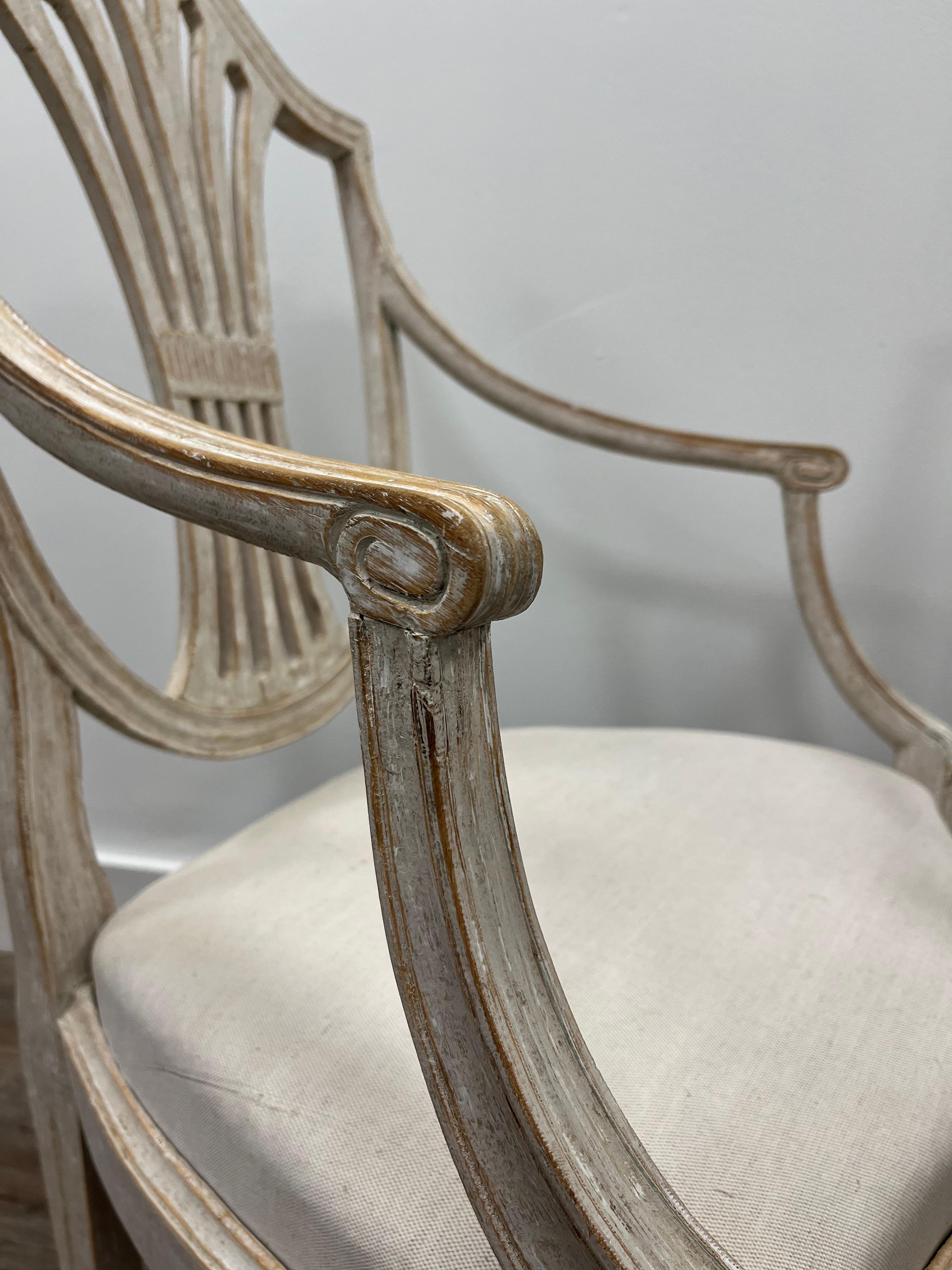 Hand-Carved Pair of 18th Century Swedish Gustavian Armchairs For Sale