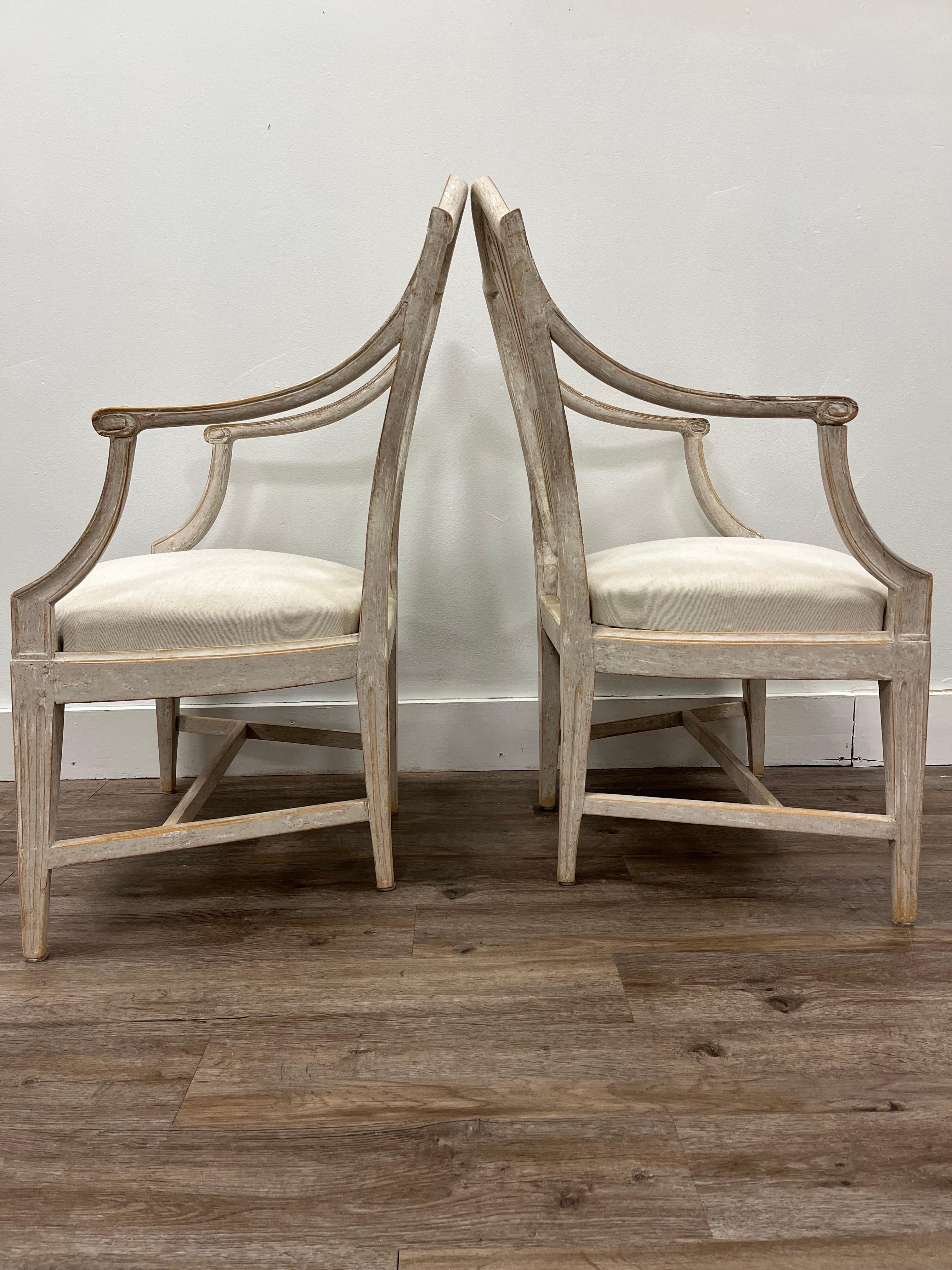Linen Pair of 18th Century Swedish Gustavian Armchairs For Sale