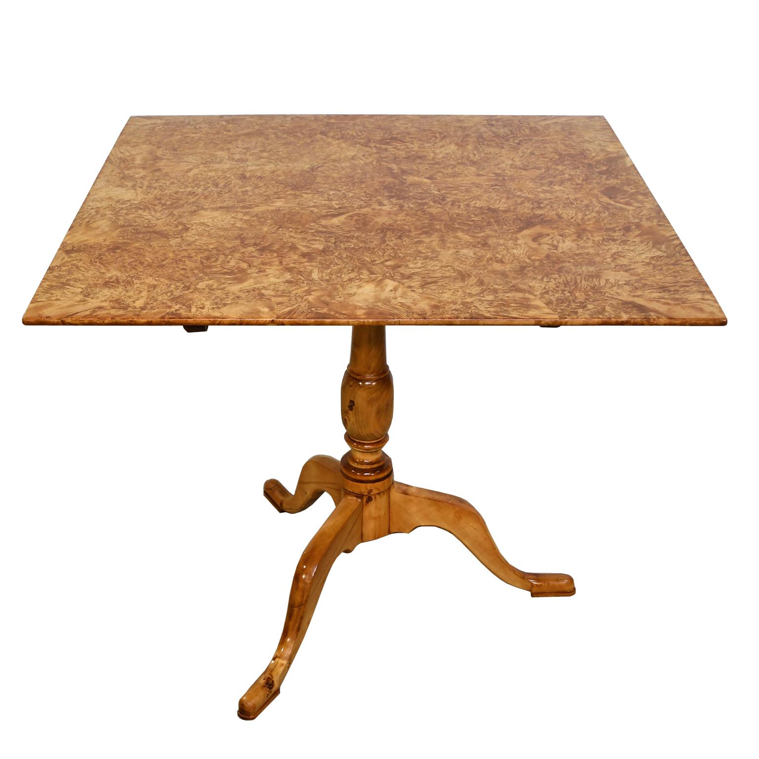 Polished 18th Century Swedish Gustavian Burl Birch Tilt-Top Square Table on Pedestal Base For Sale