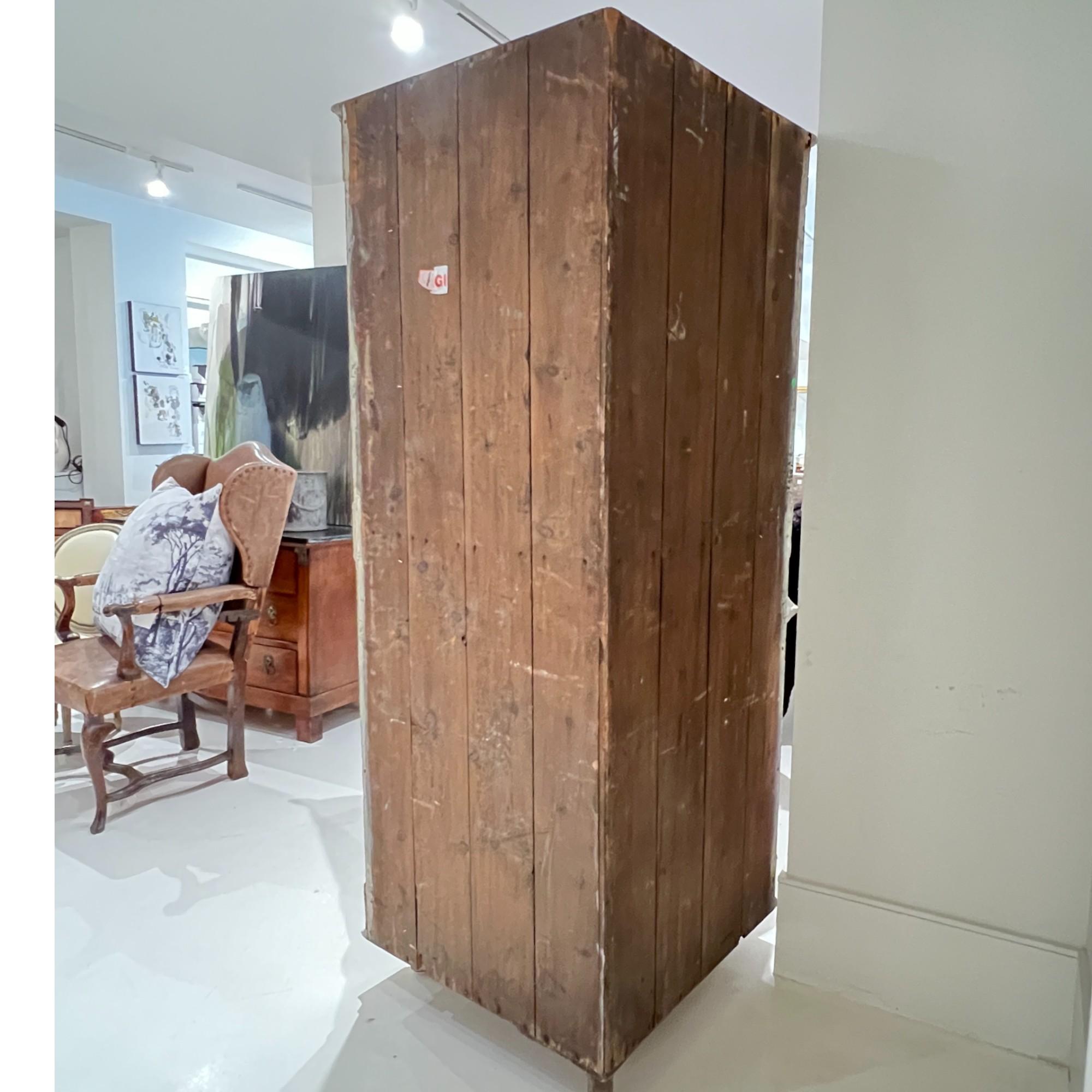 Schwedischer Gustavianischer Eck-Antikschrank des 18. im Angebot 4