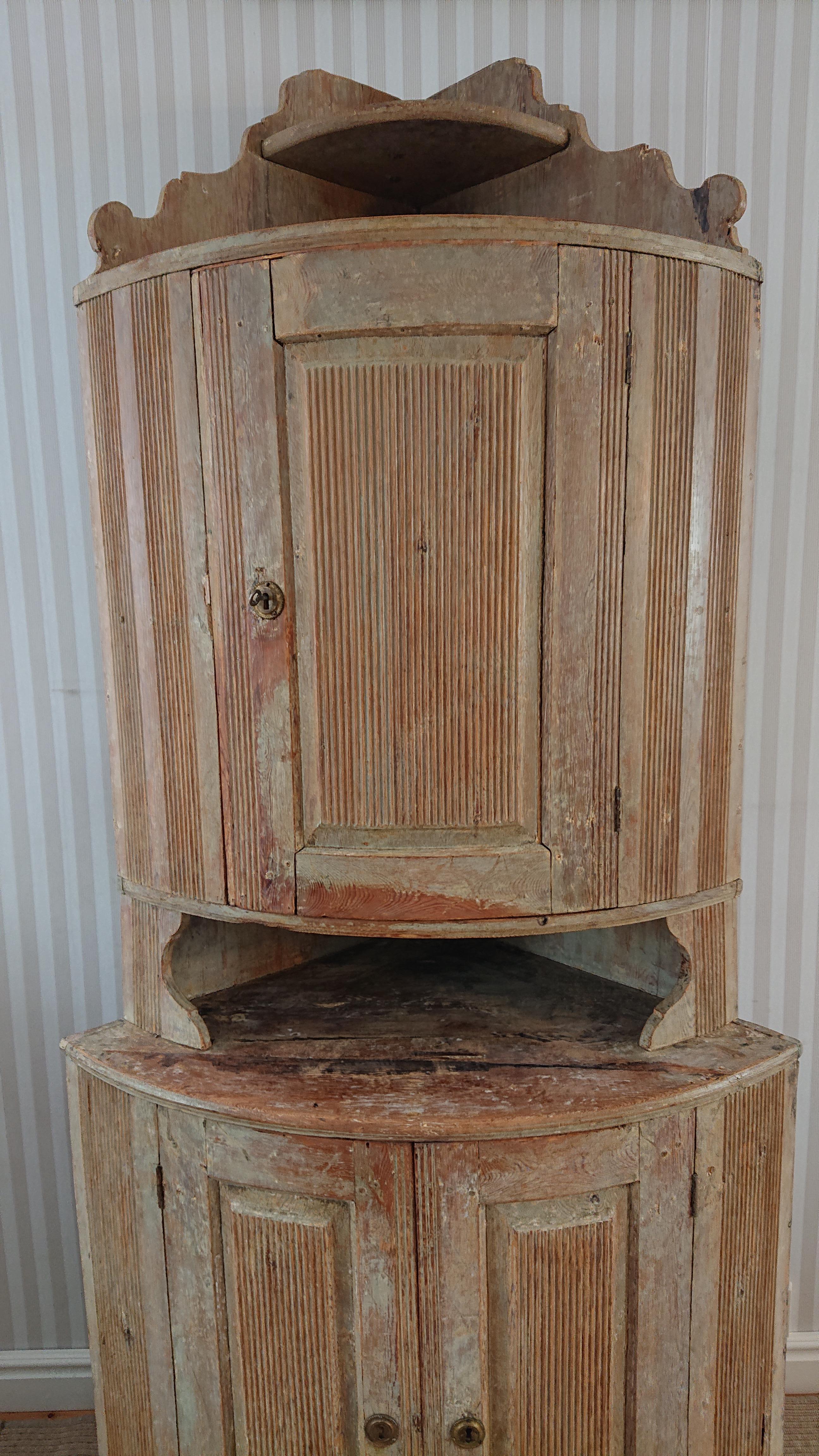 Hand-Carved 18th Century Swedish Gustavian Corner Cabinet with Original Paint & Reeded Doors