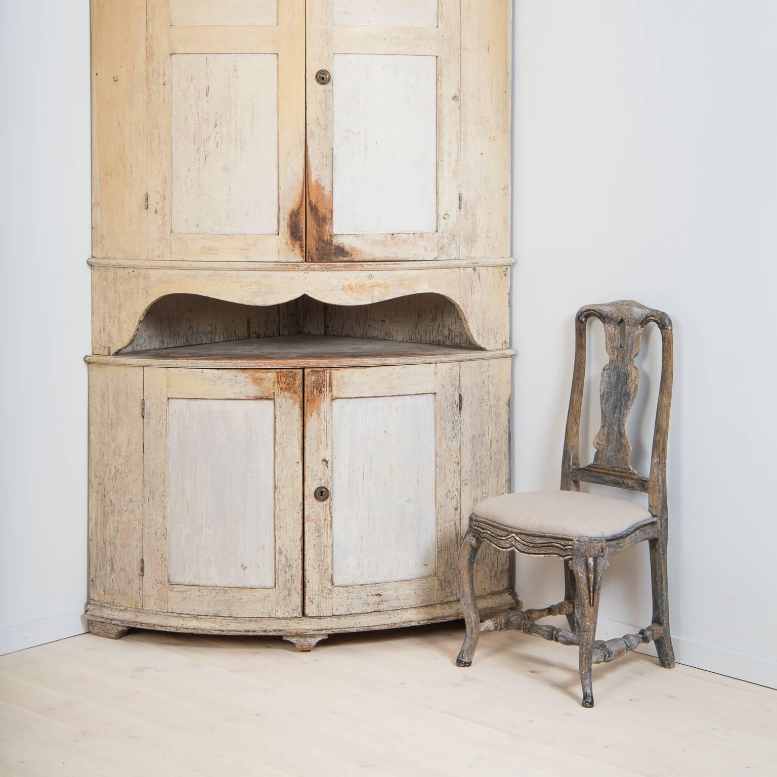 18th Century Swedish Gustavian Corner Cupboard 3