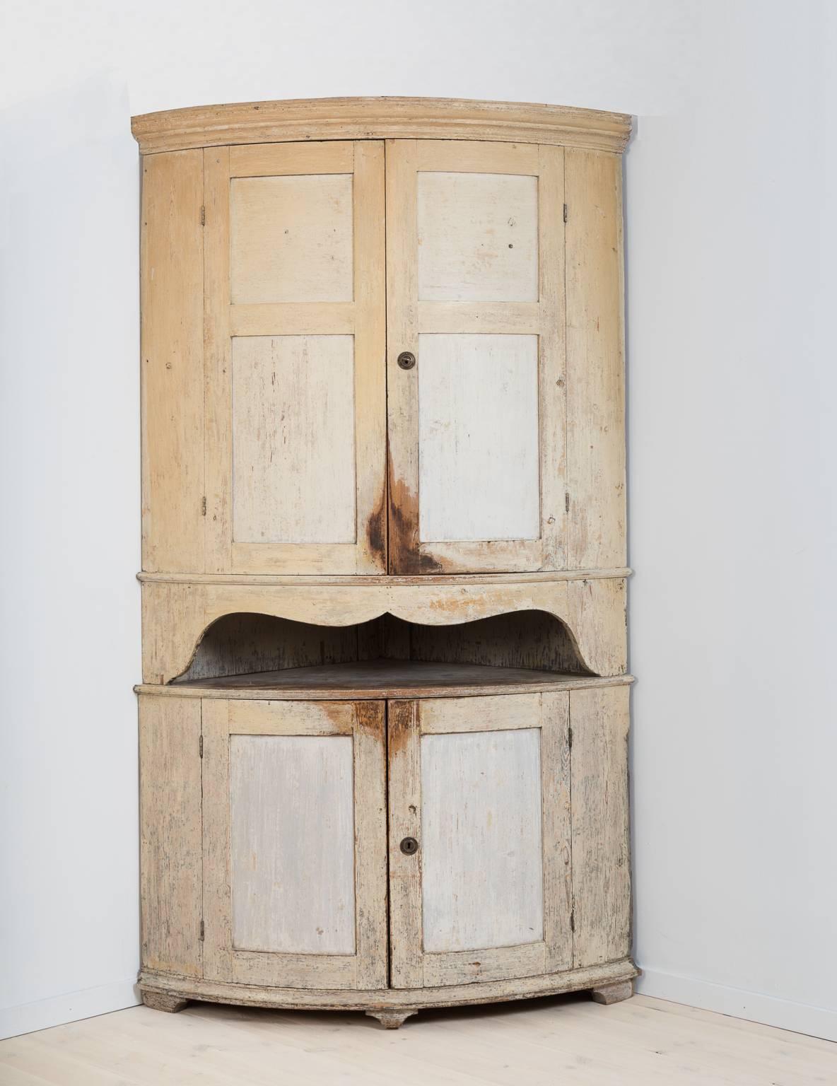 18th Century Swedish Gustavian Corner Cupboard 4