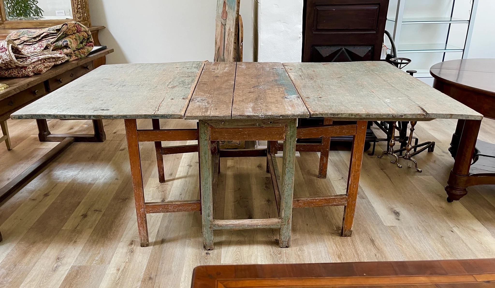 18th Century Swedish Gustavian Drop-Leaf Table 2