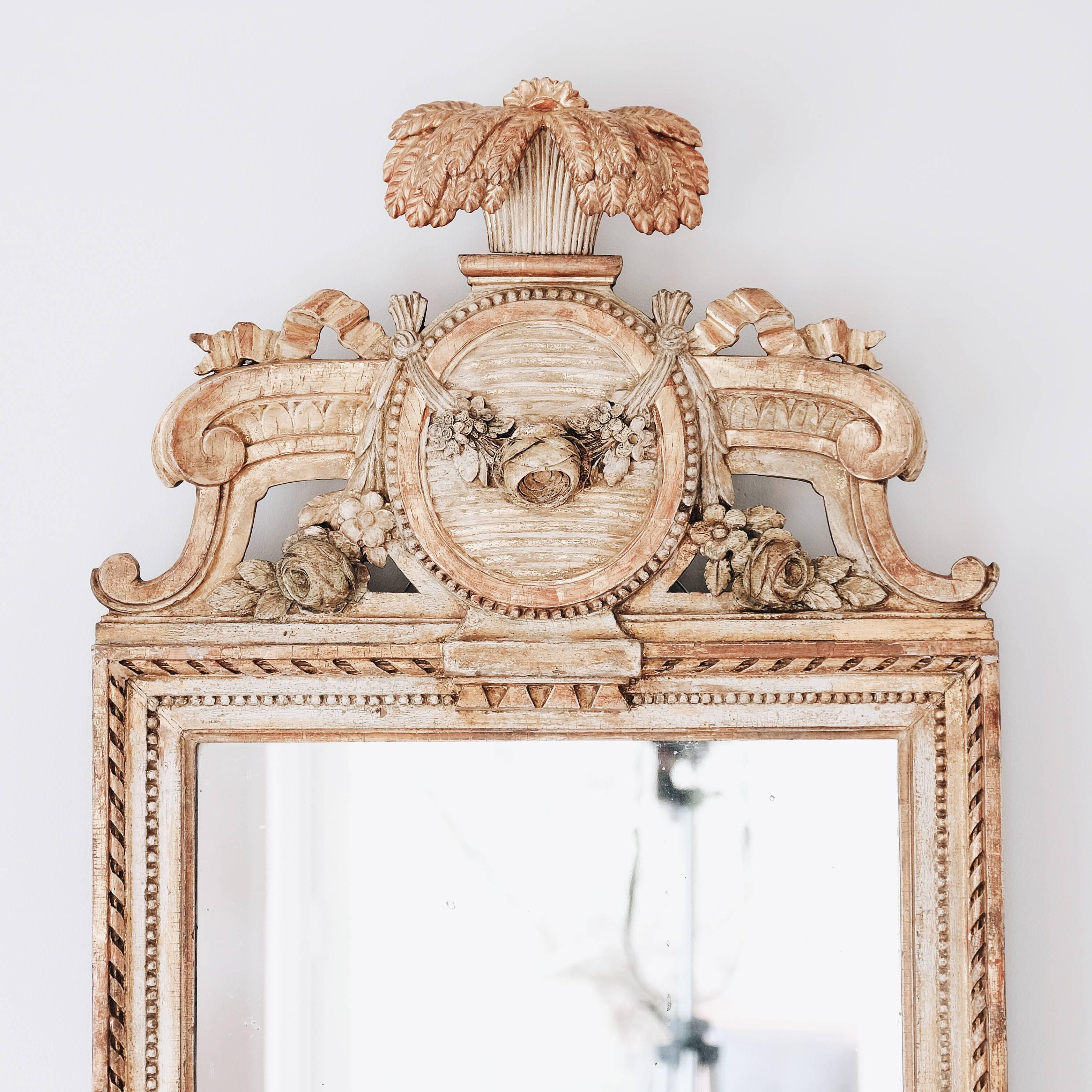 18th Century Swedish Gustavian Giltwood Mirror In Good Condition For Sale In Mjöhult, SE