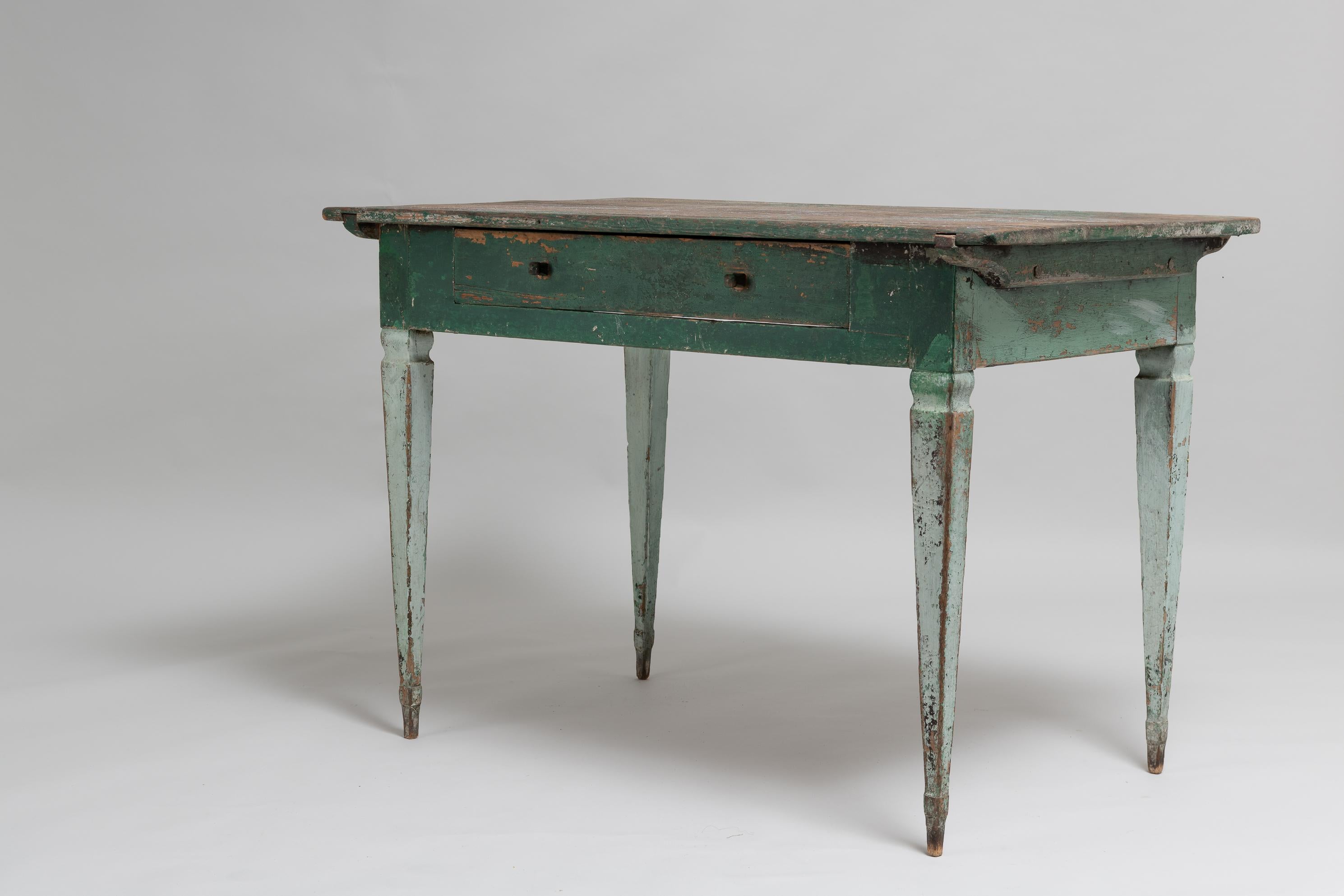 18th Century Swedish Gustavian Green Pine Desk In Good Condition In Kramfors, SE