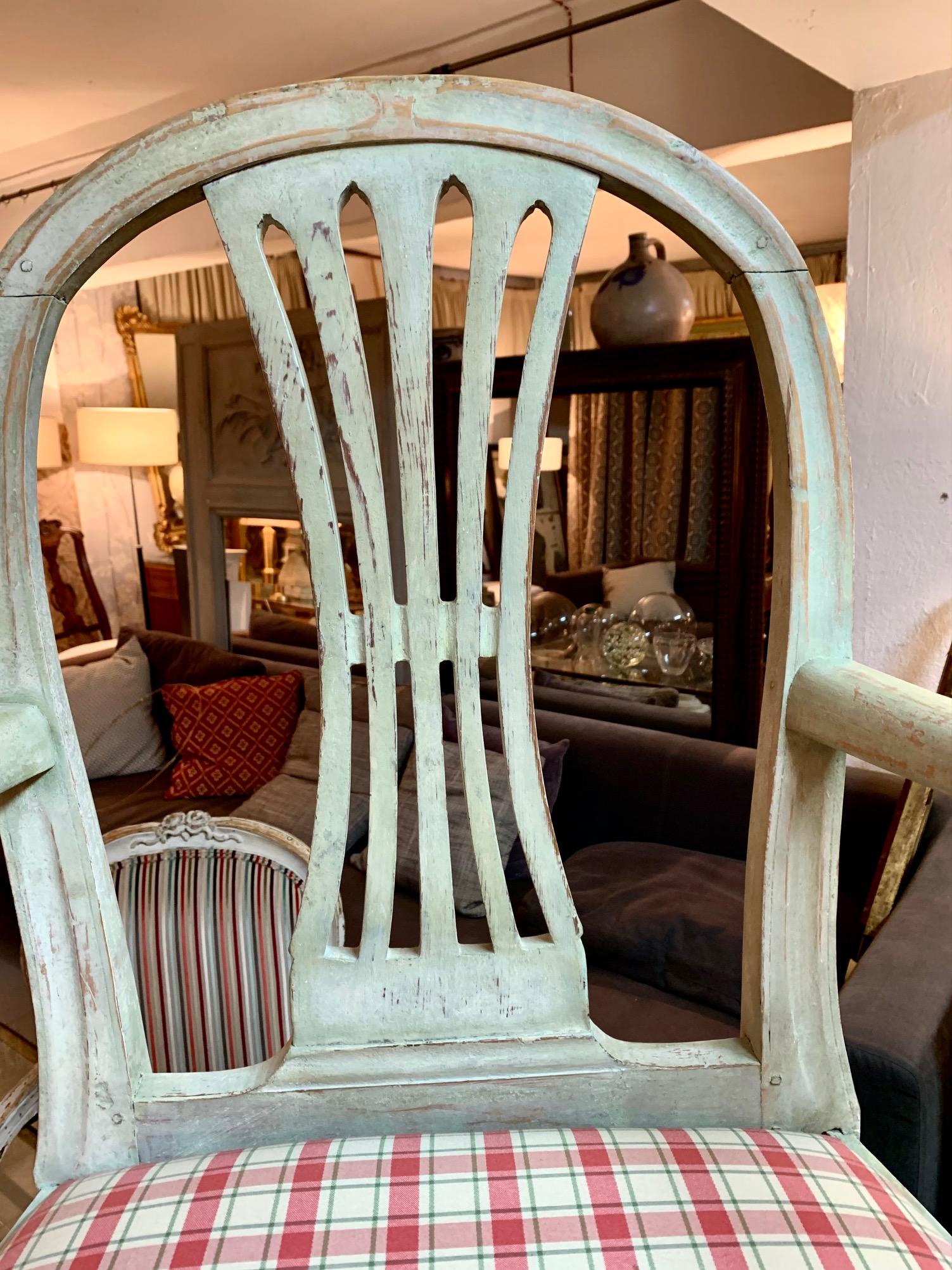 18th Century Swedish Gustavian Hand Carved Original Paint Armchairs In Good Condition In Madrid, ES